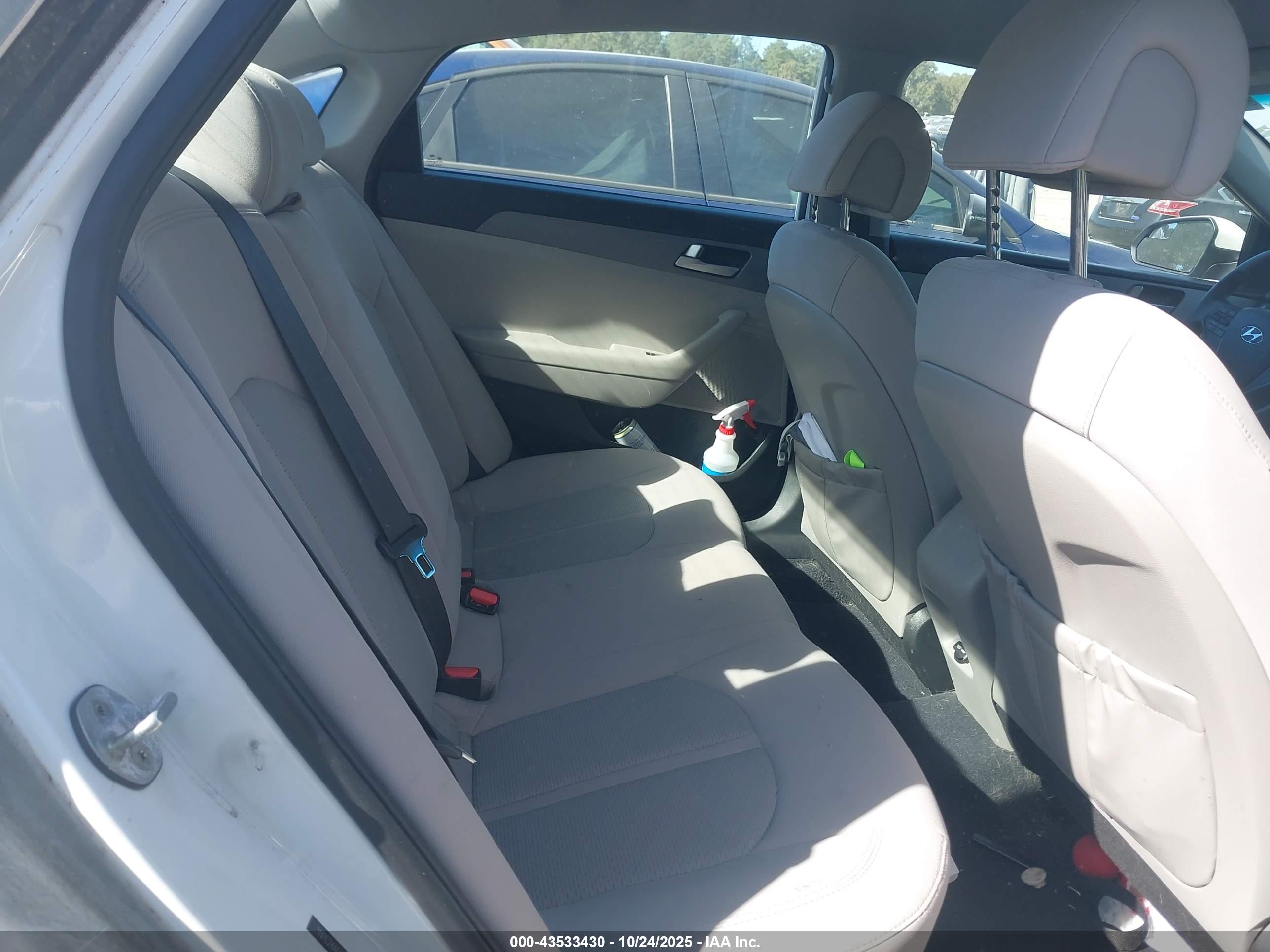 HYUNDAI SONATA image 8