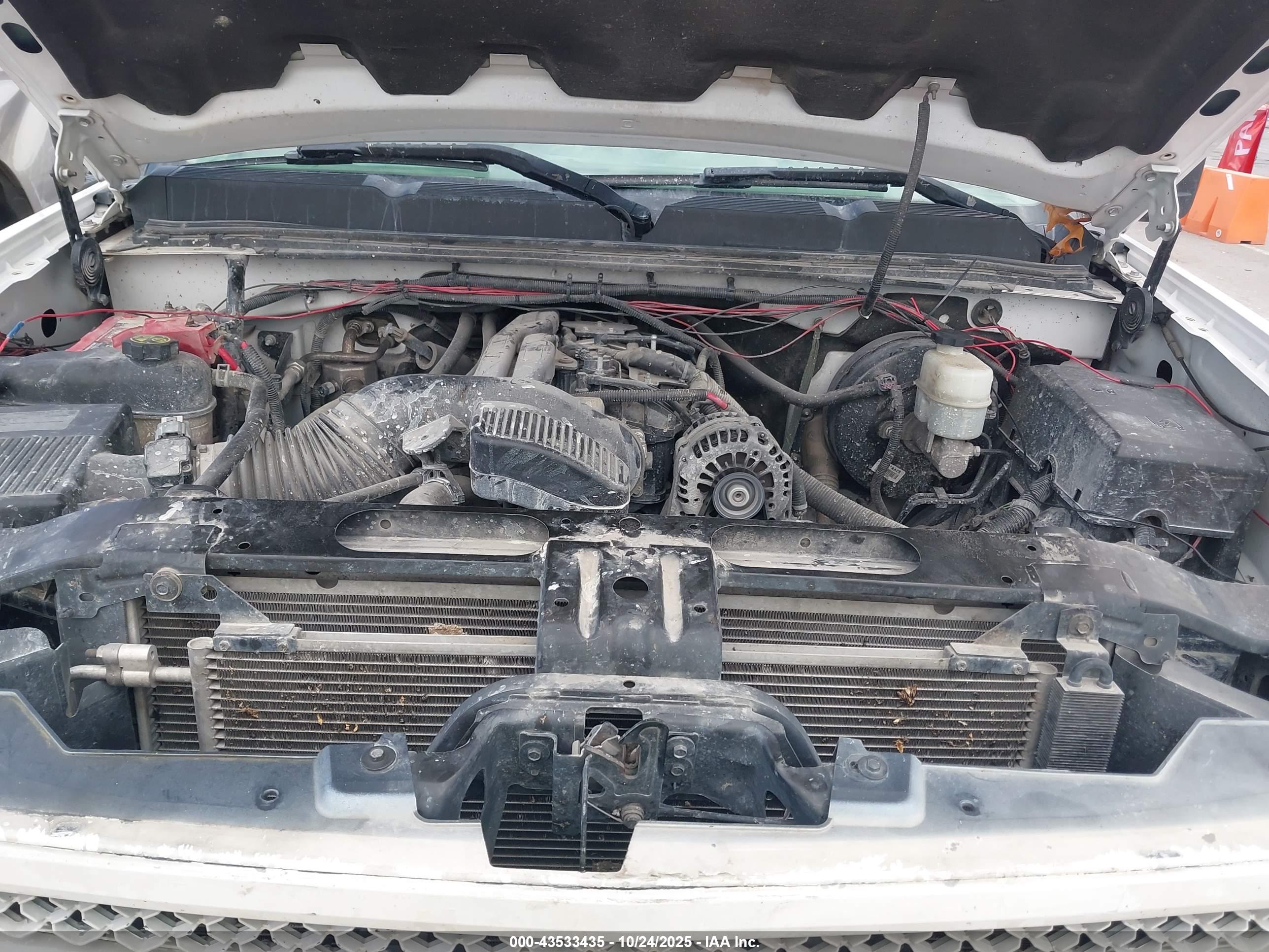 CHEVROLET SILVERADO image 10