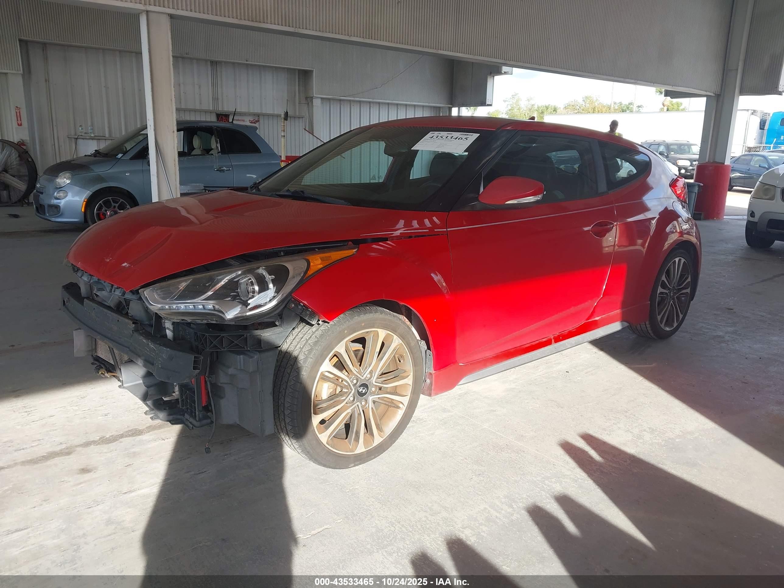 HYUNDAI VELOSTER image 2