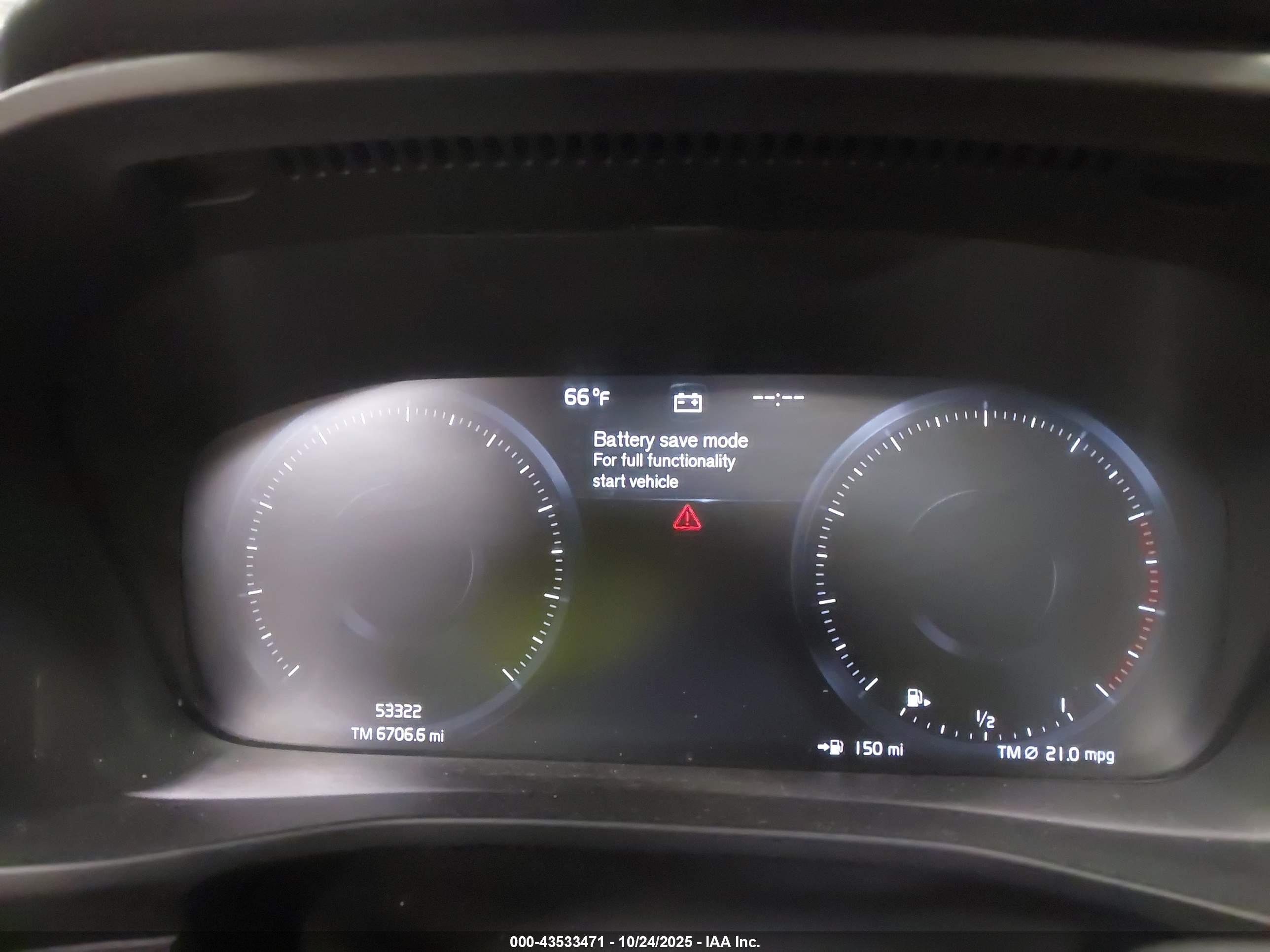 VOLVO XC40 image 7