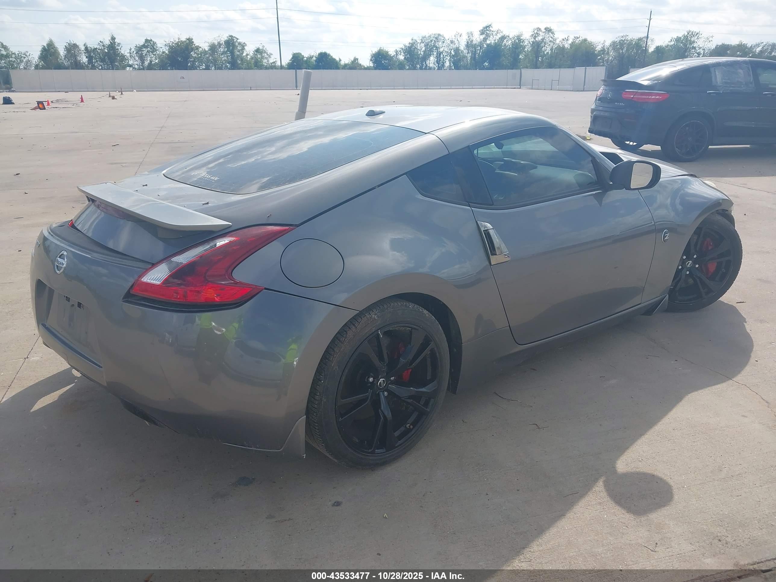 NISSAN 370Z image 4