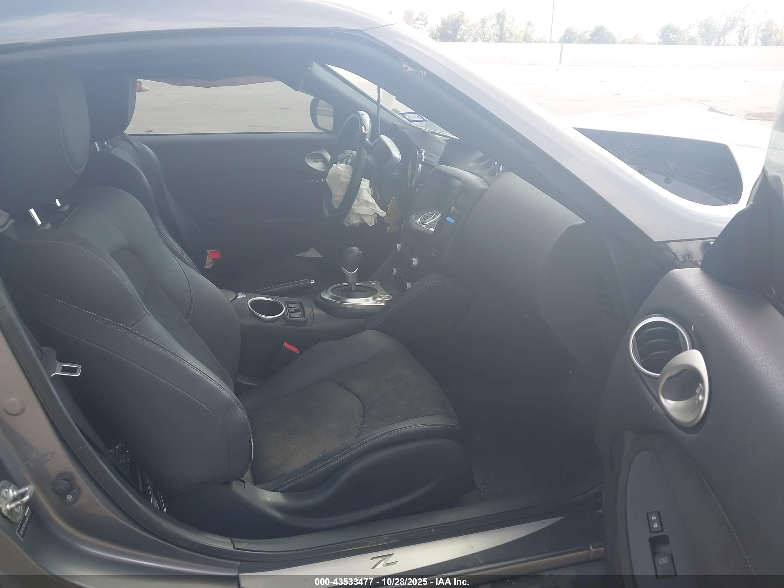 NISSAN 370Z image 5