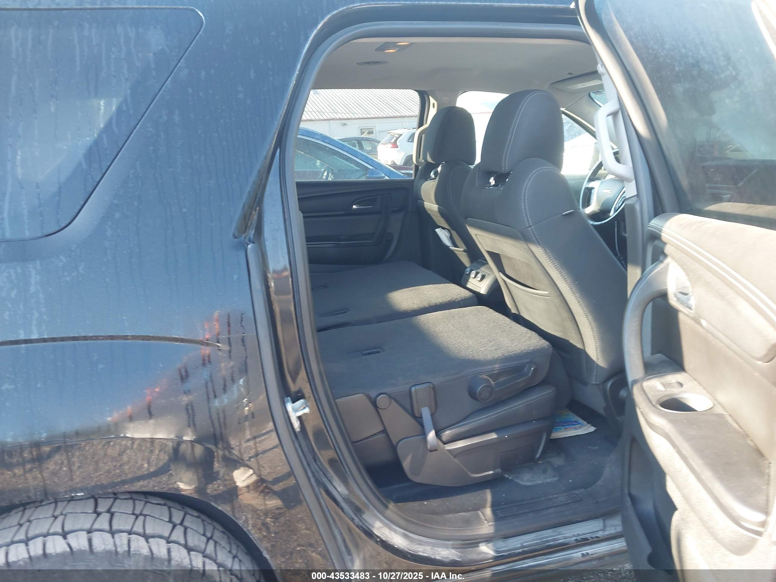 GMC ACADIA image 8