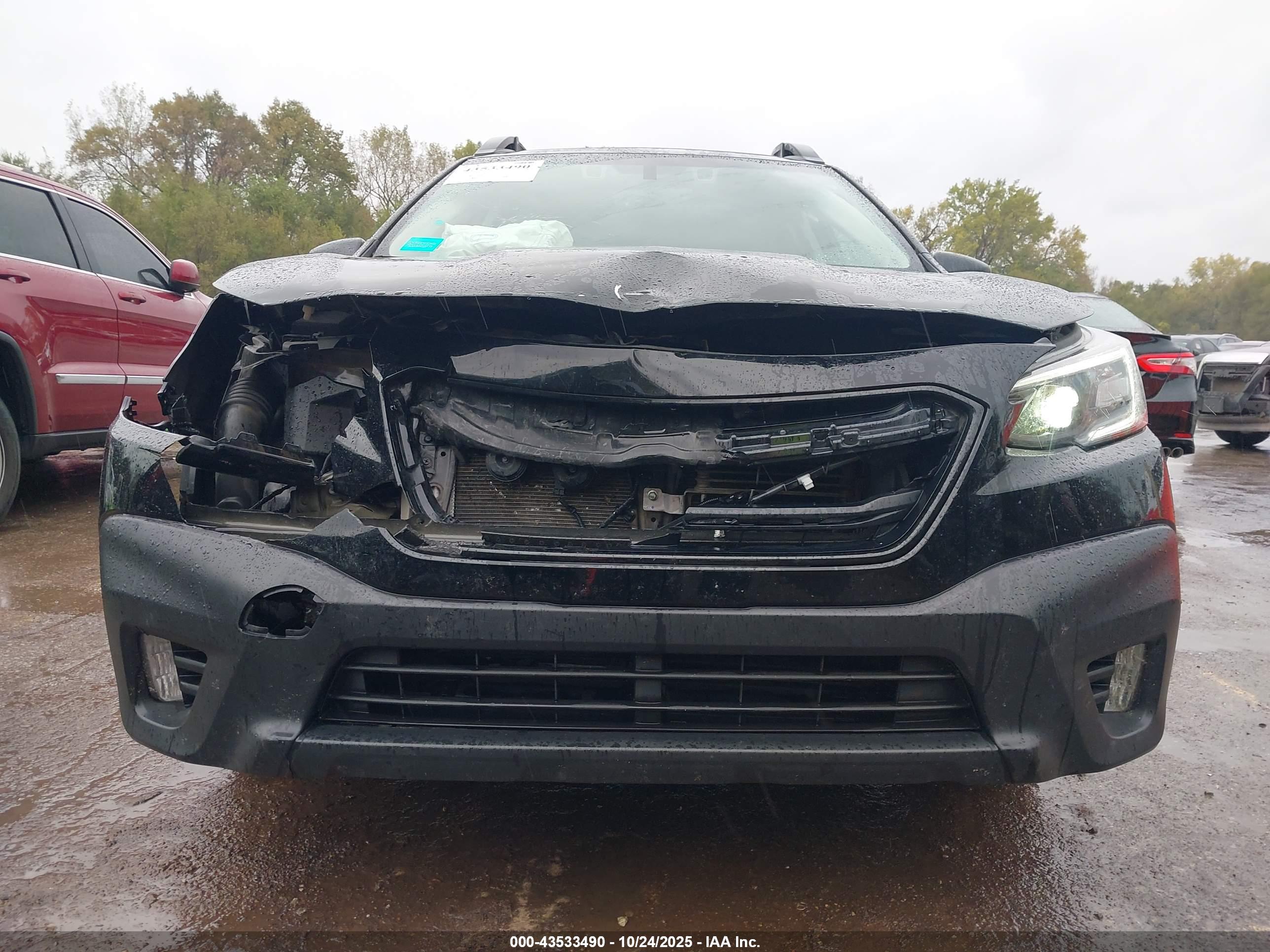 SUBARU OUTBACK image 6
