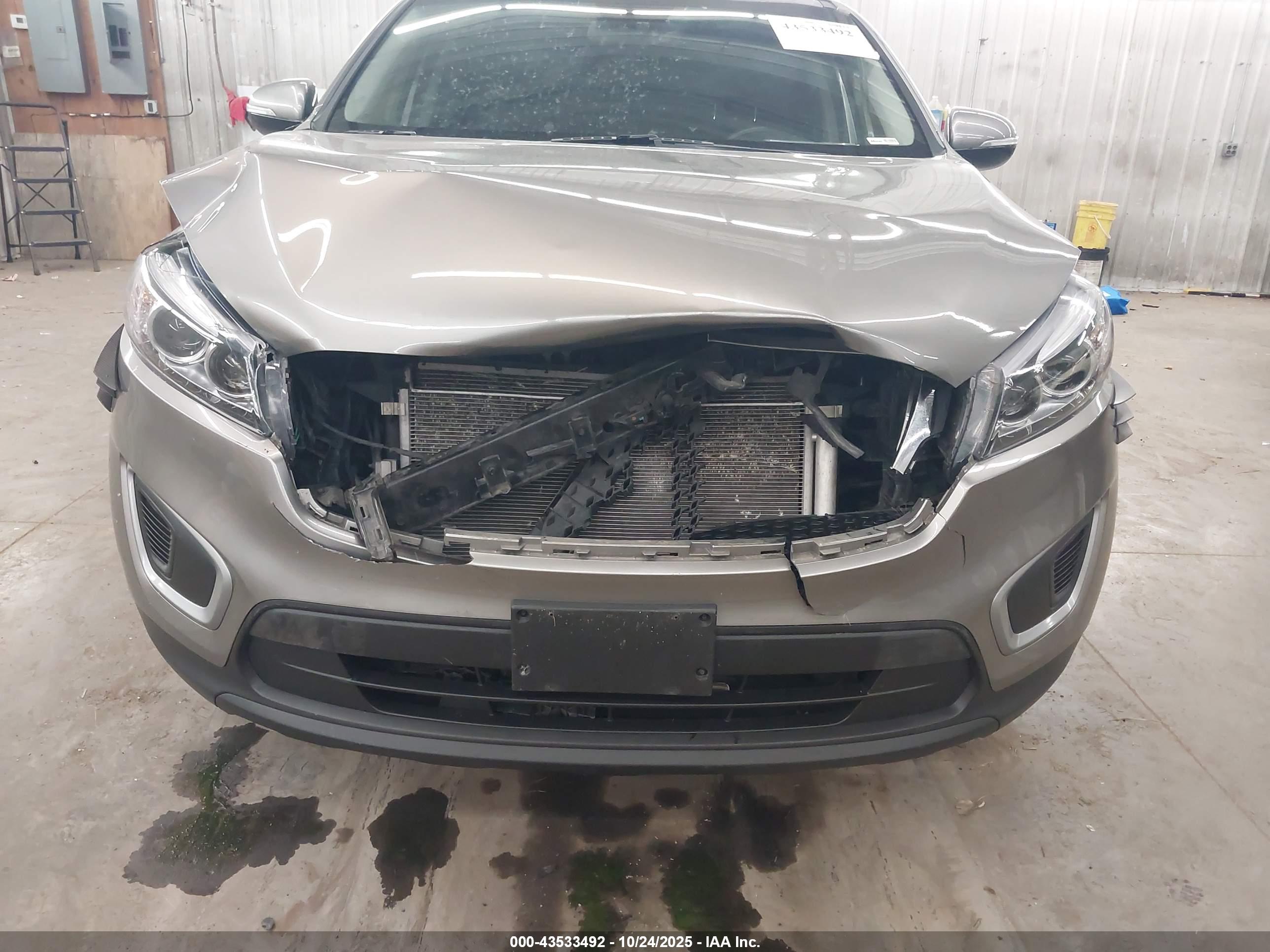 KIA SORENTO image 6