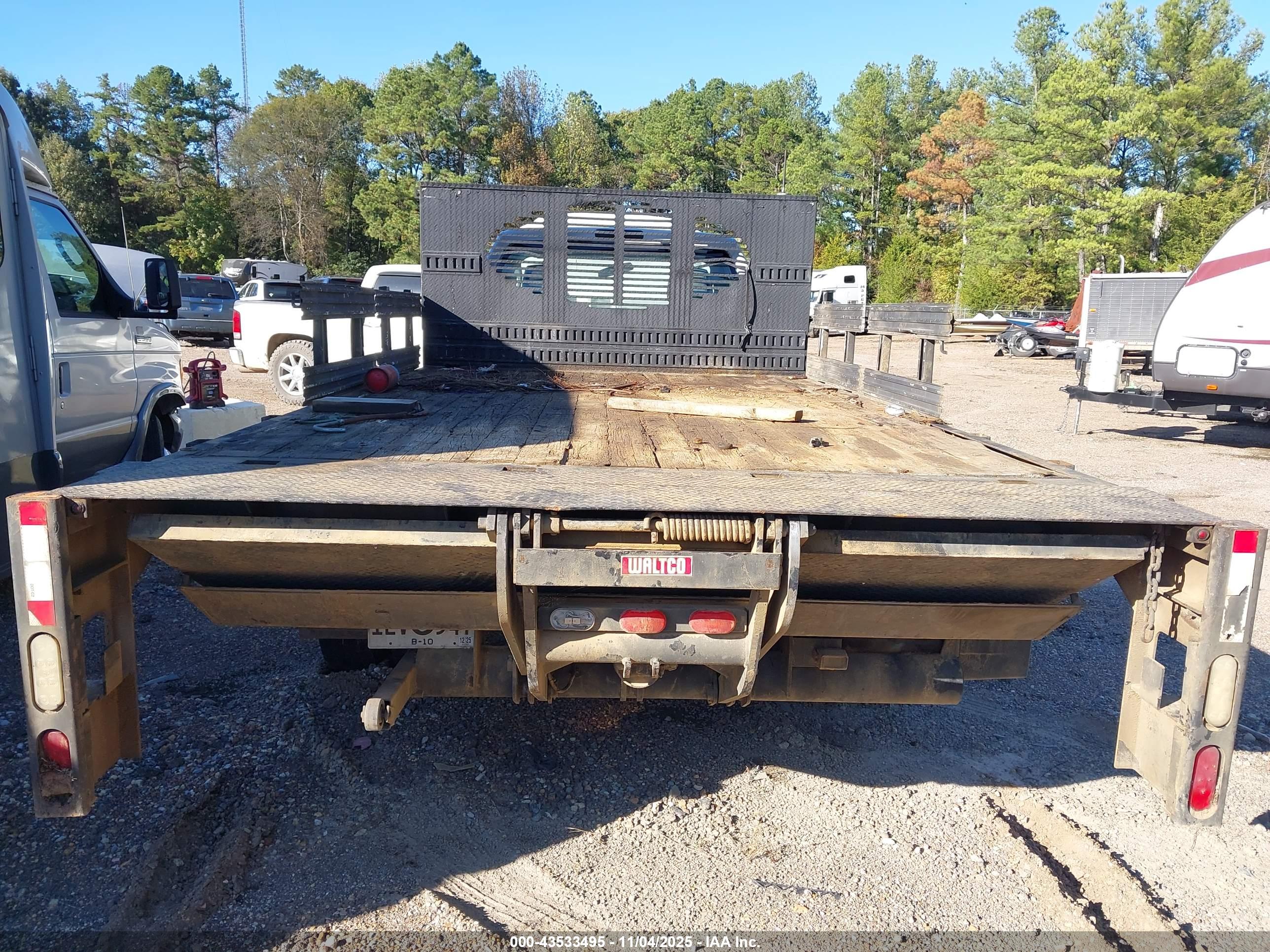 FORD F-450 image 8