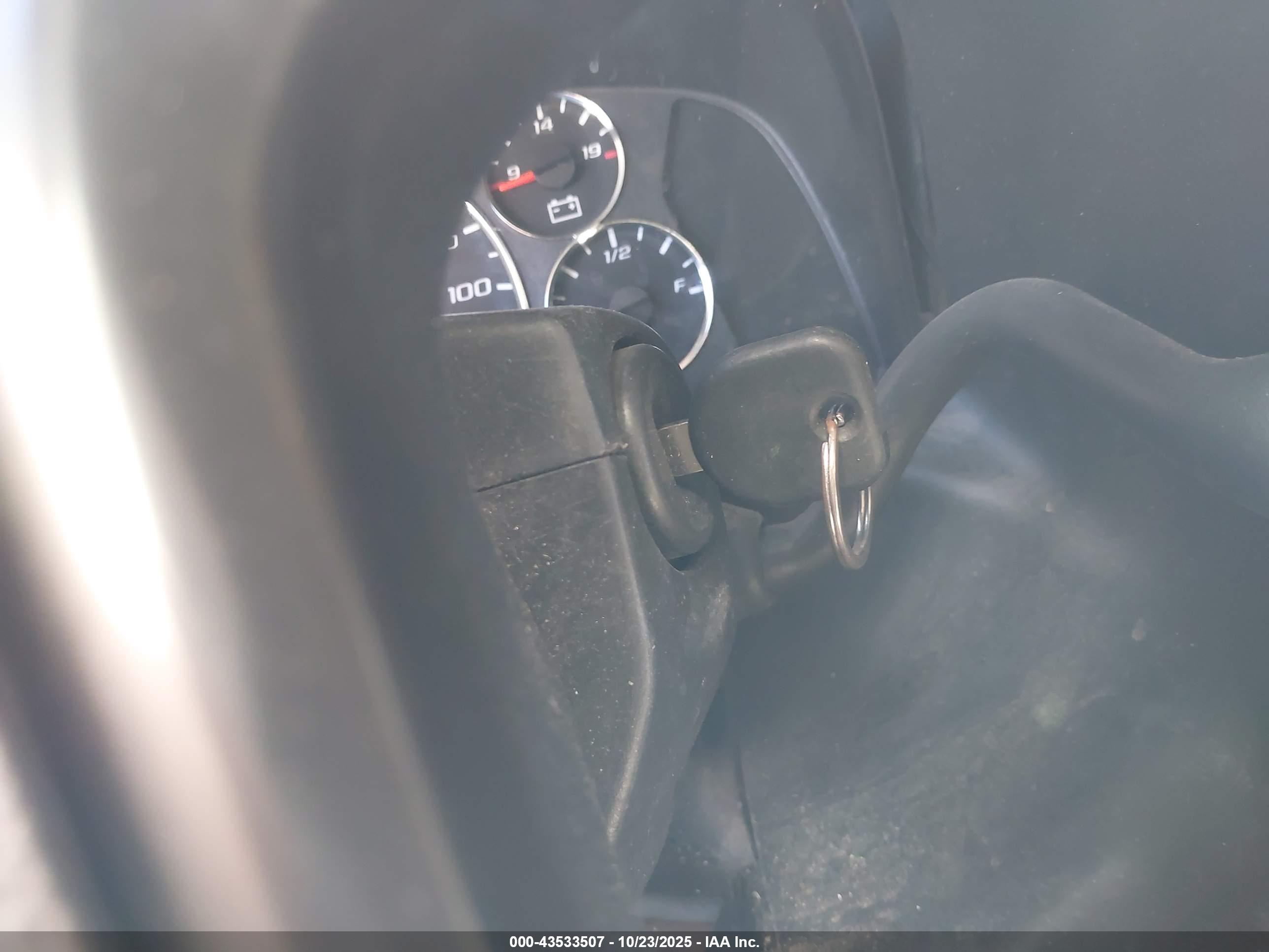 CHEVROLET EXPRESS image 11