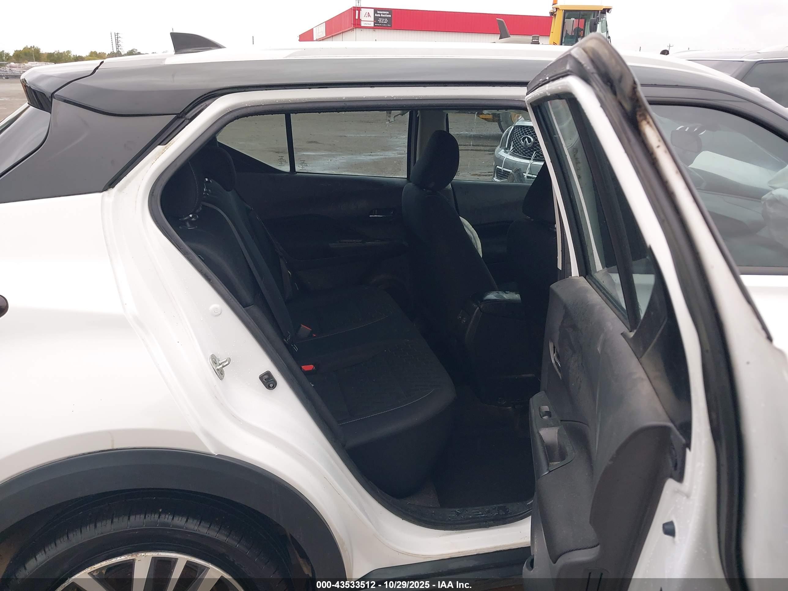 NISSAN KICKS image 8