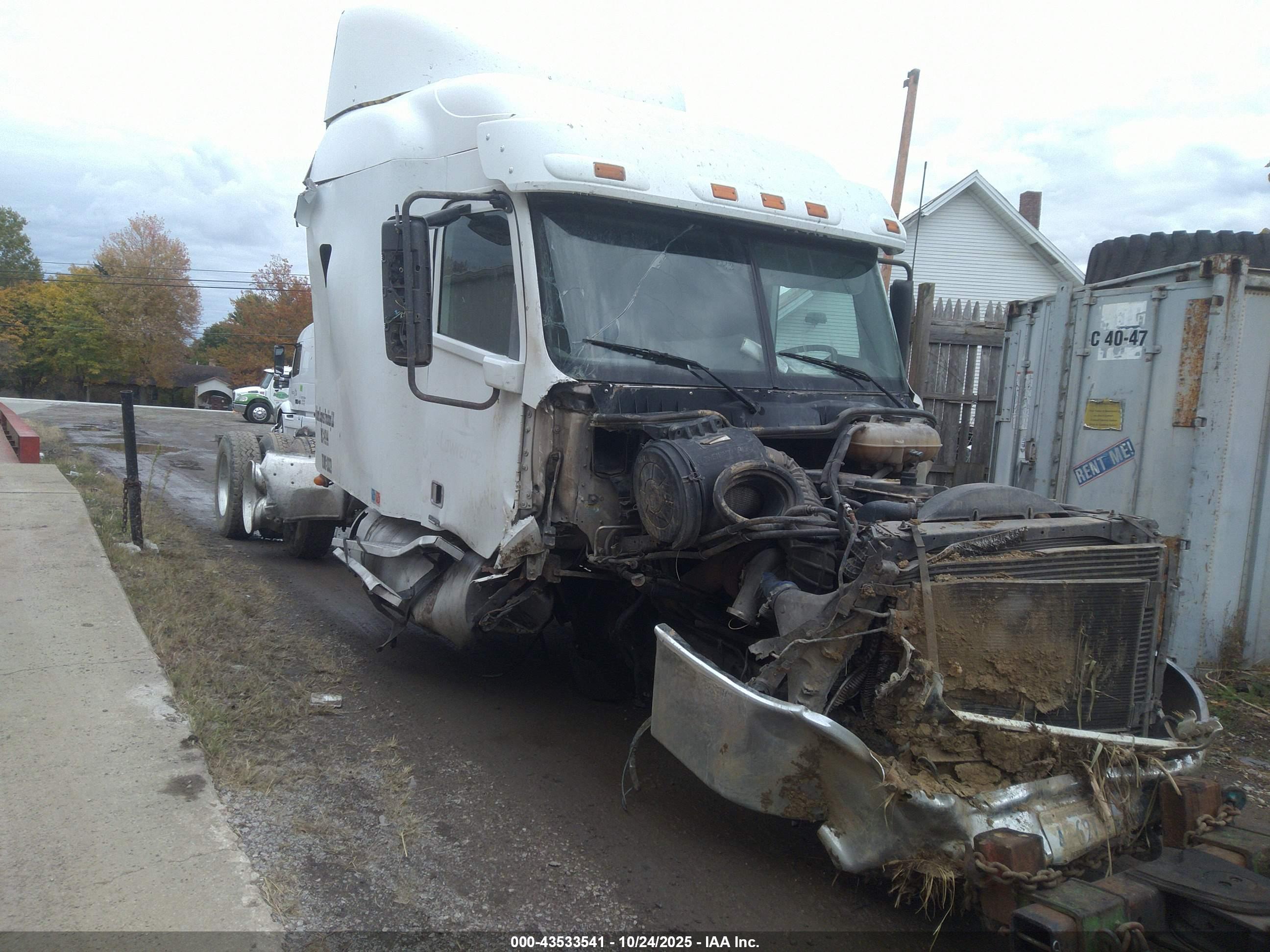 FREIGHTLINER CONVENTIONAL image 2