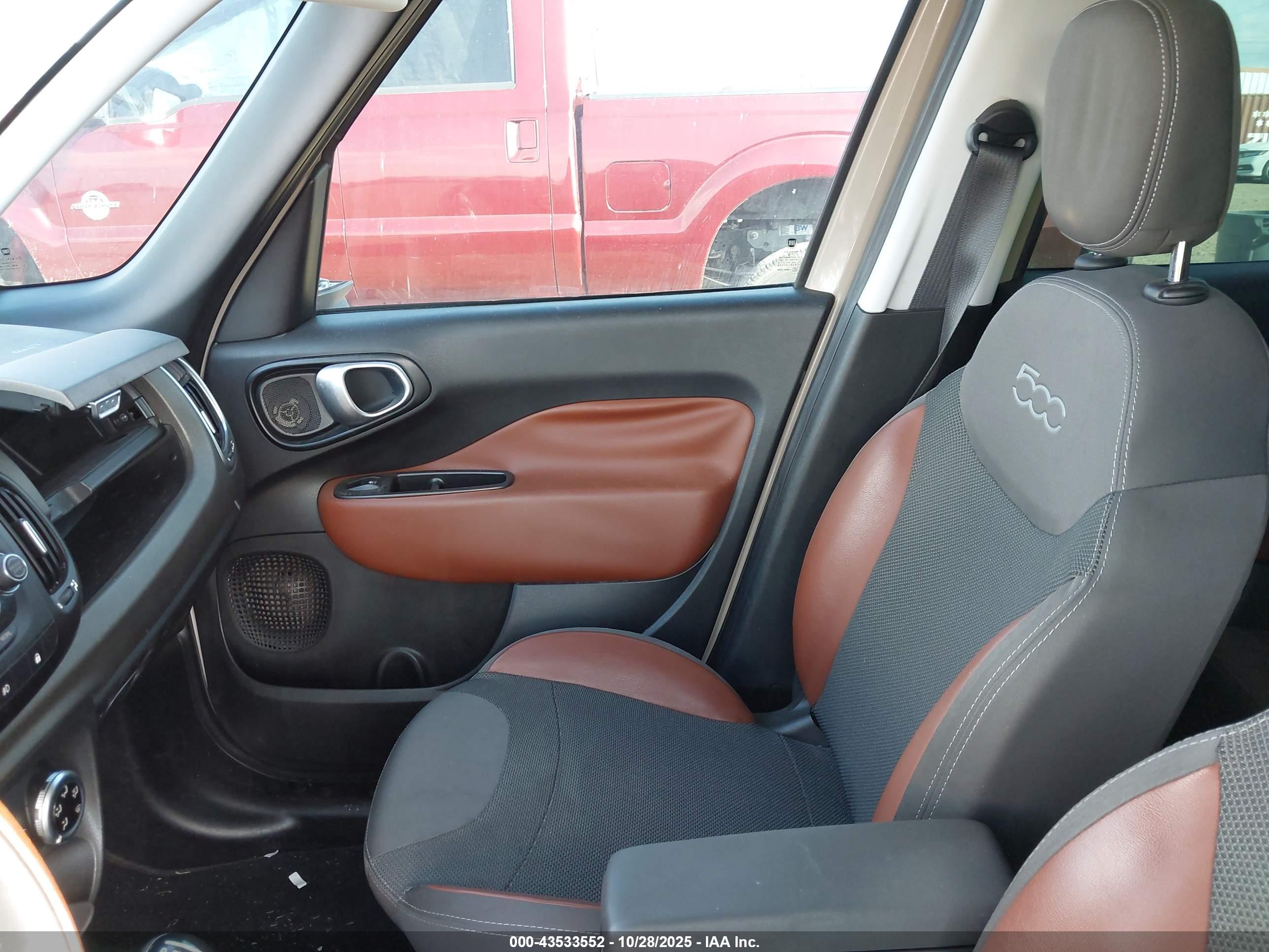 FIAT 500L image 5