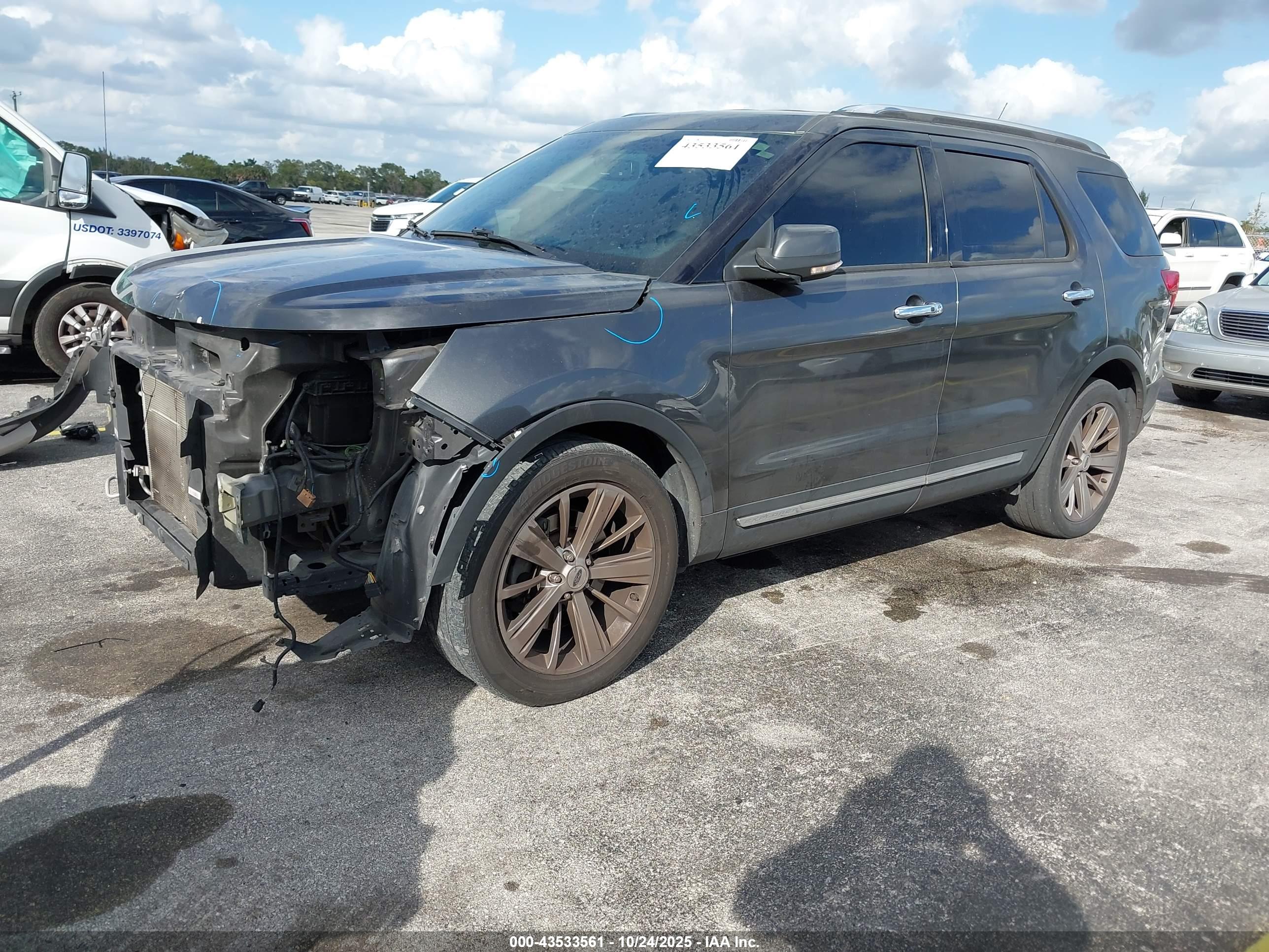 FORD EXPLORER image 2
