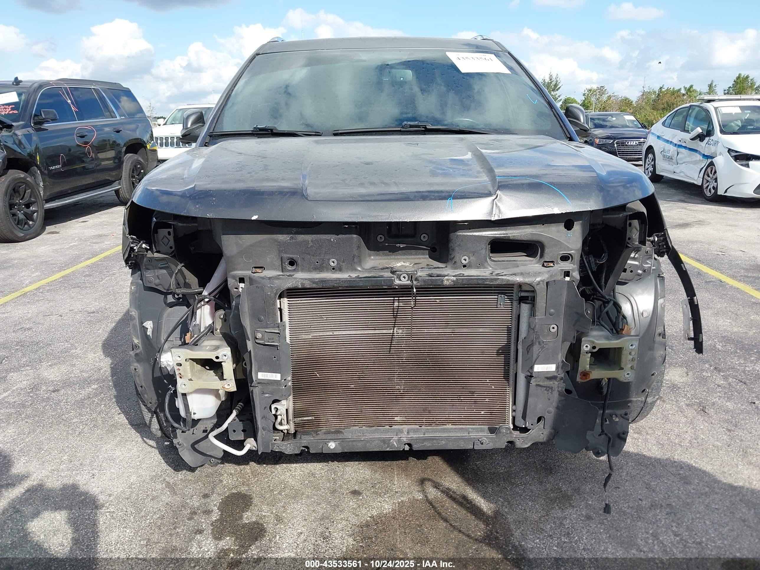 FORD EXPLORER image 6
