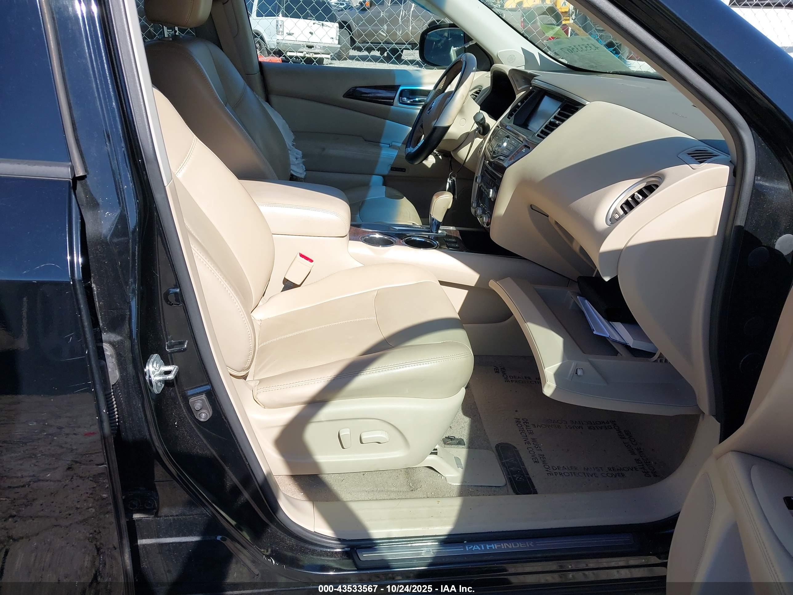 NISSAN PATHFINDER image 5