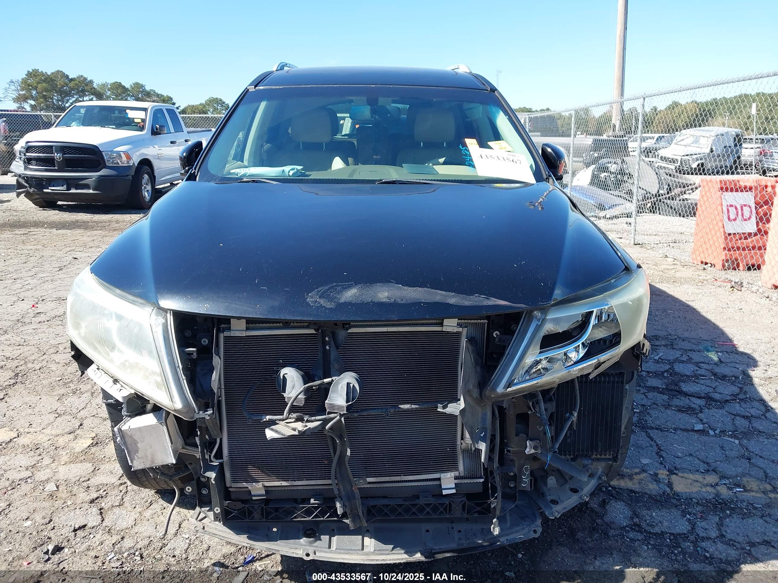NISSAN PATHFINDER image 6