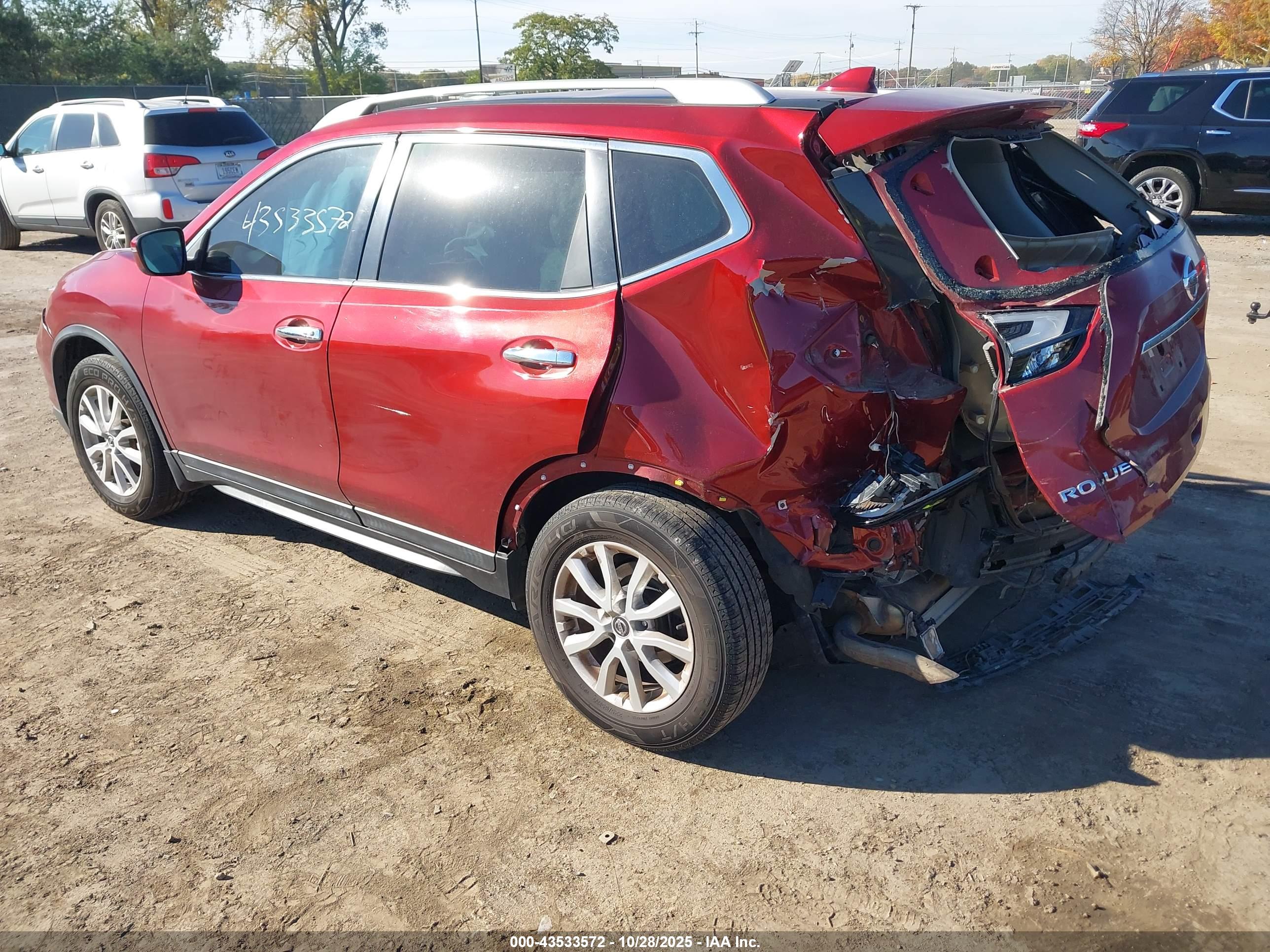 NISSAN ROGUE image 3