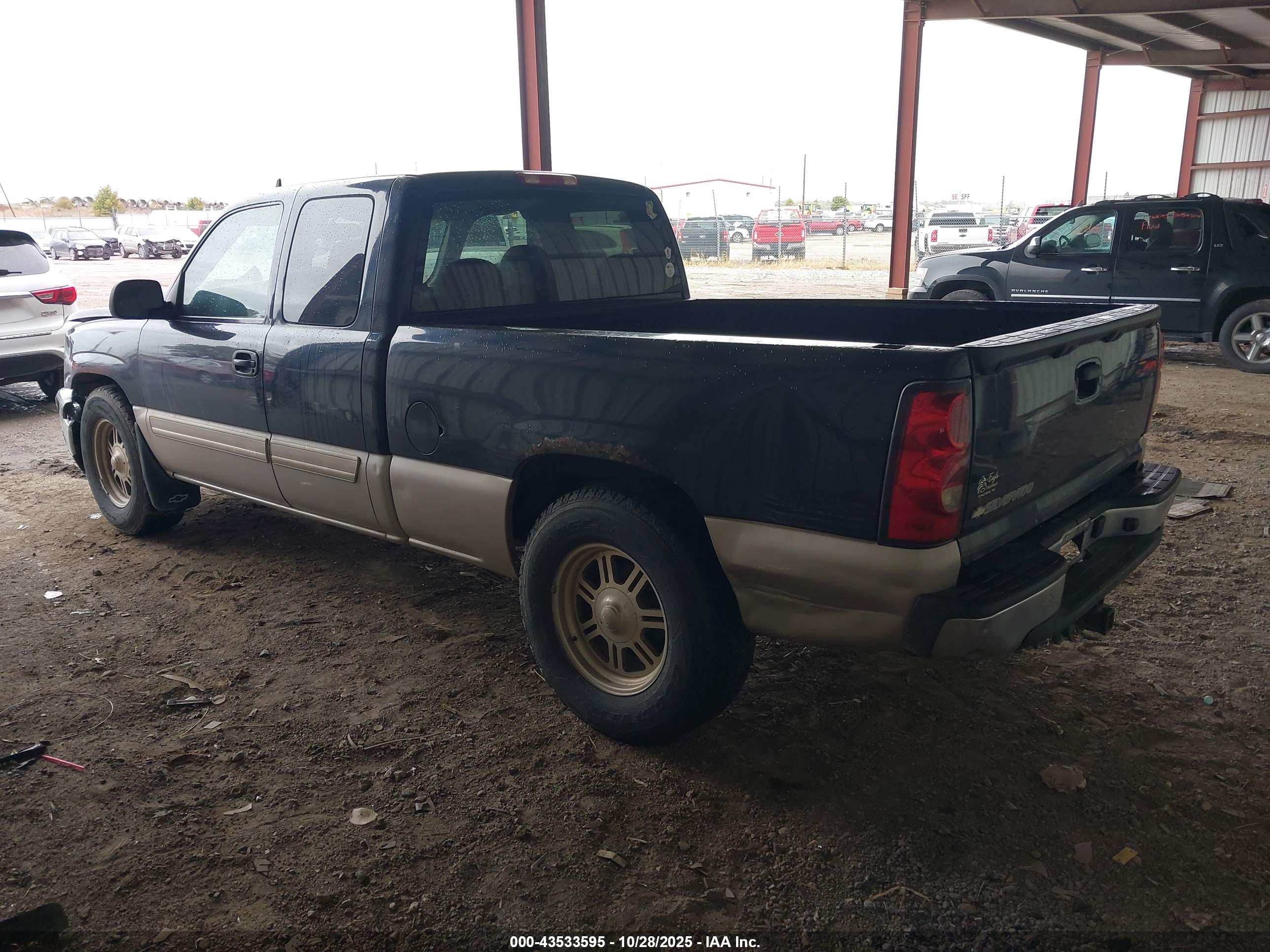 CHEVROLET SILVERADO image 3