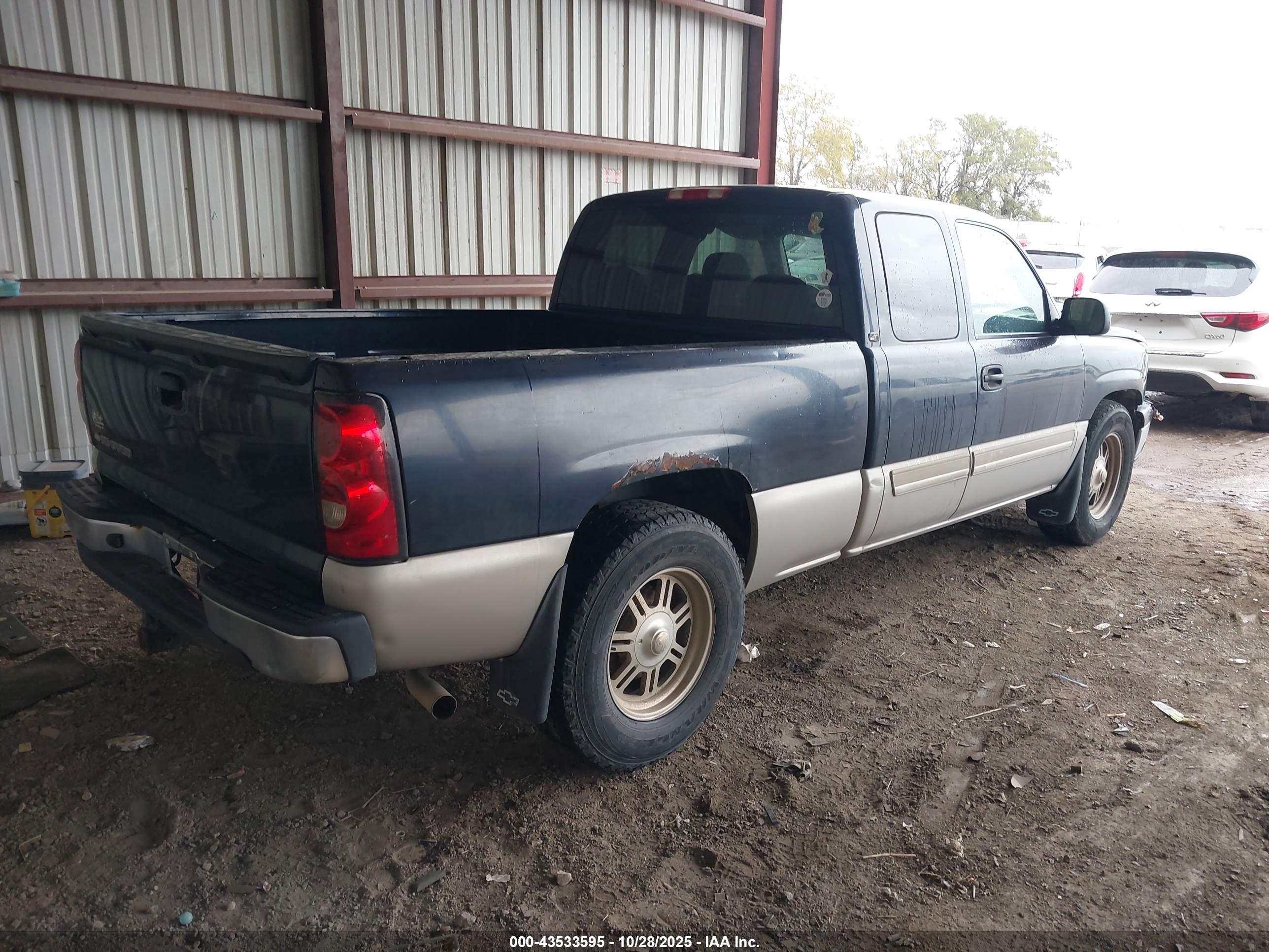 CHEVROLET SILVERADO image 4