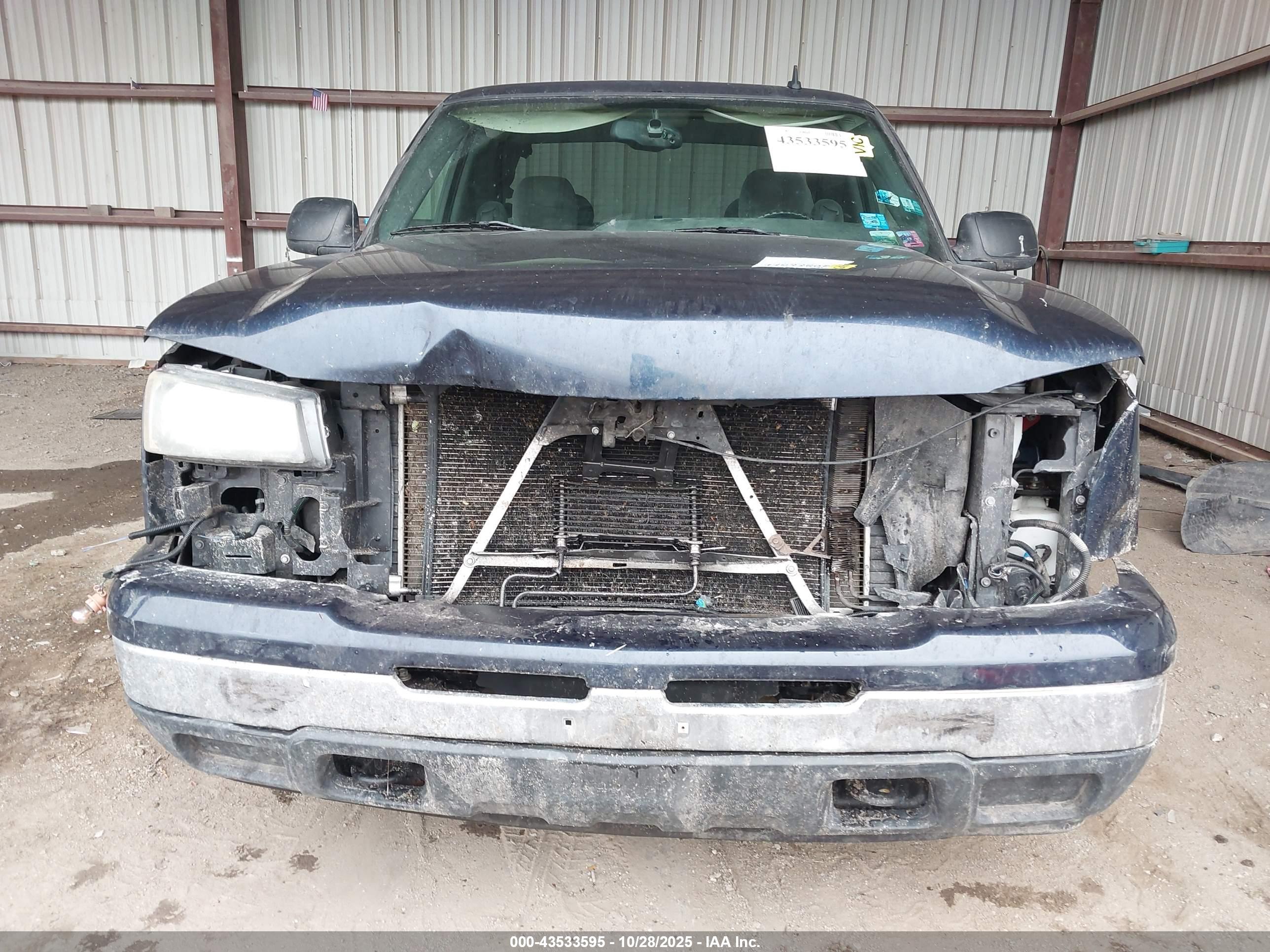 CHEVROLET SILVERADO image 6