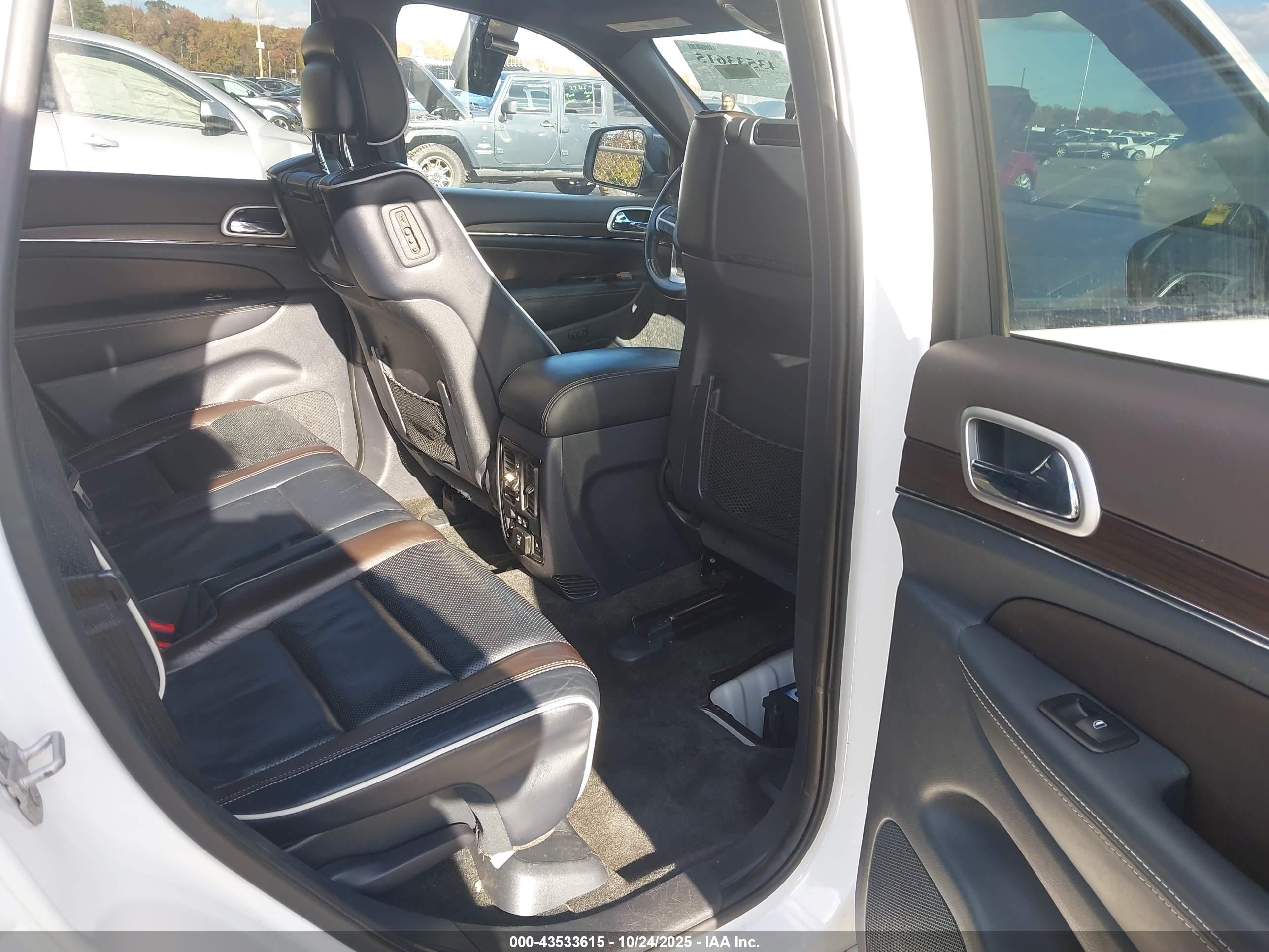 JEEP GRAND image 8