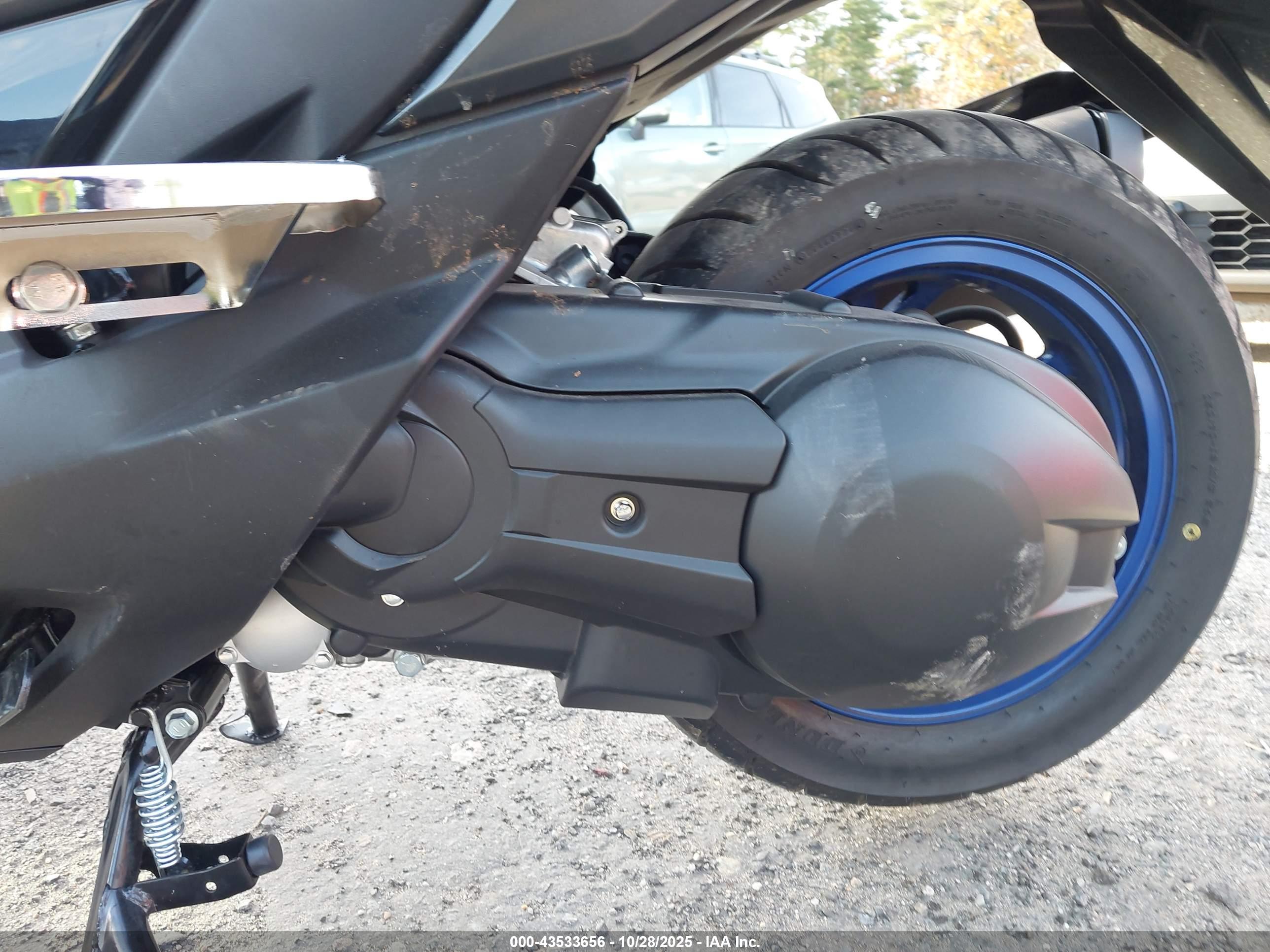 SUZUKI AN400 image 9