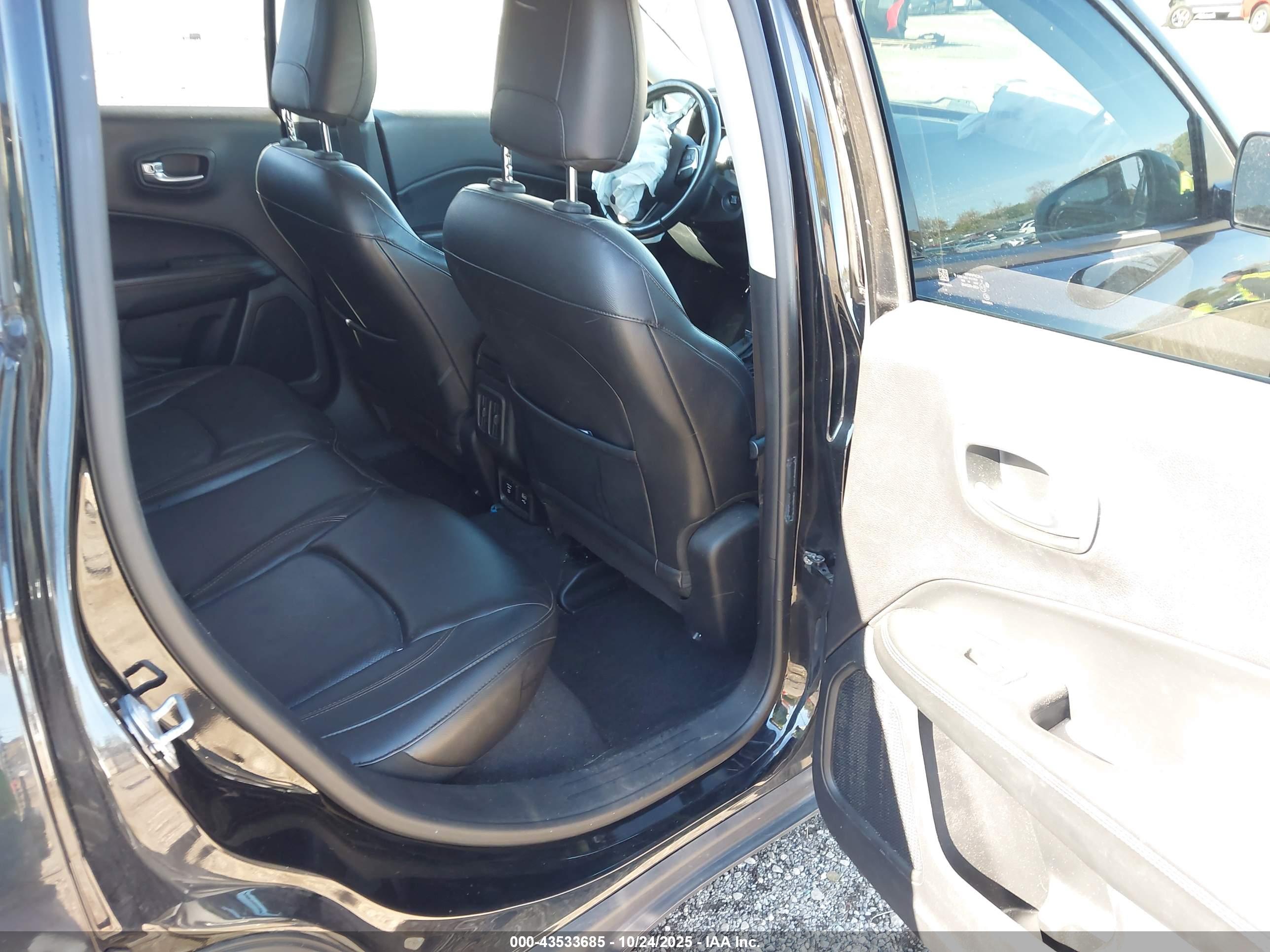 JEEP COMPASS image 8