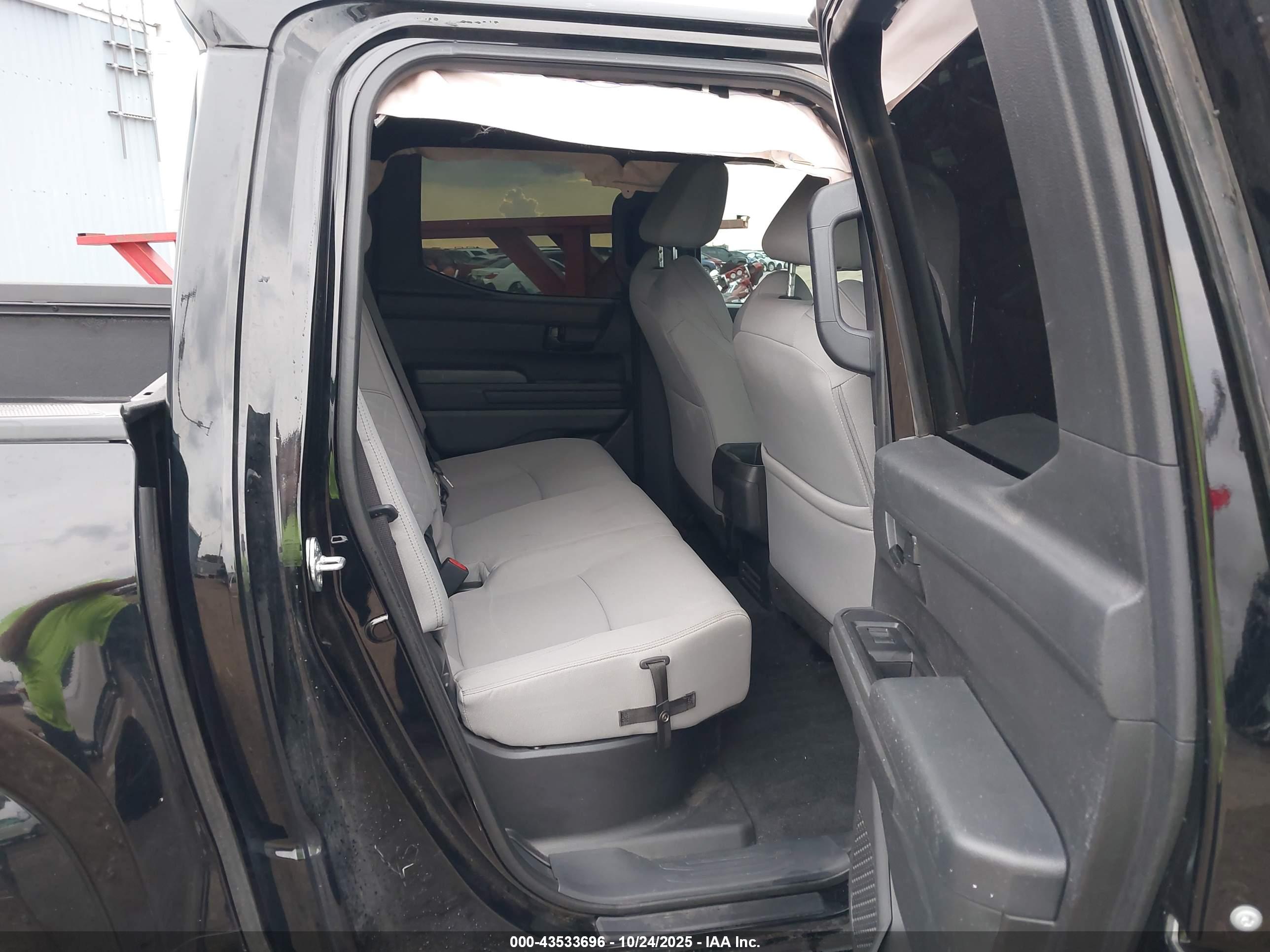 TOYOTA TACOMA image 8