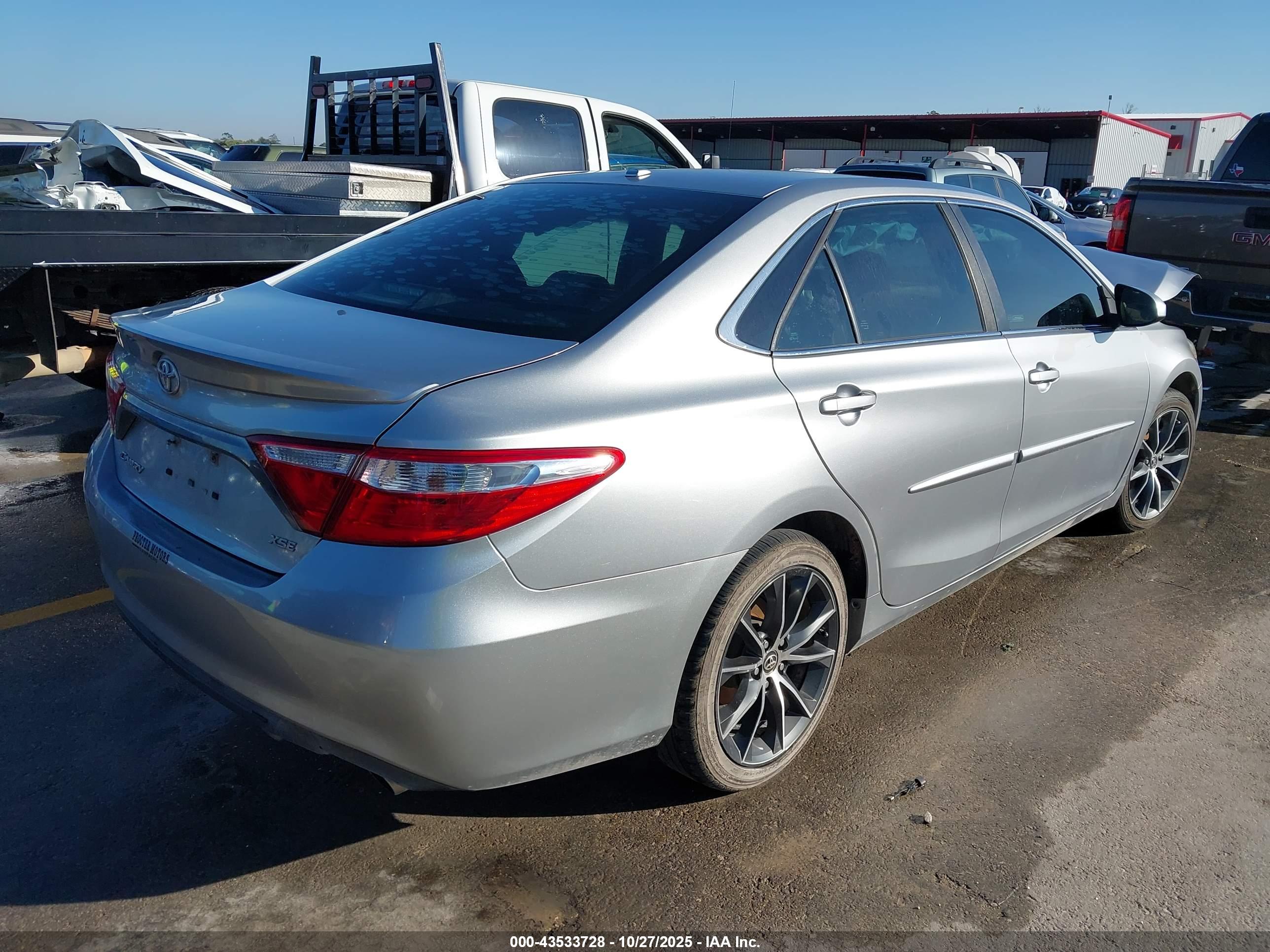 TOYOTA CAMRY image 4