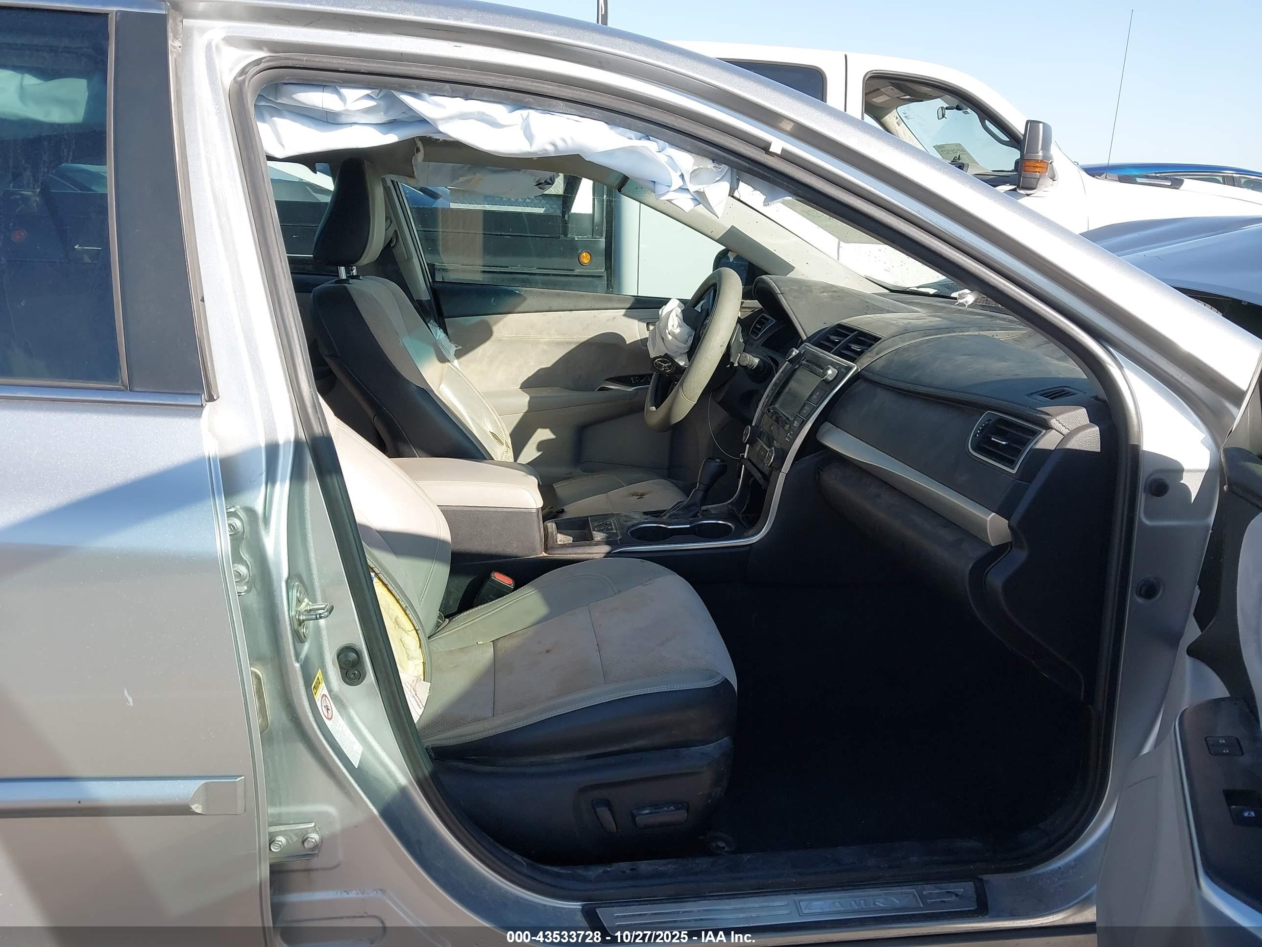 TOYOTA CAMRY image 8