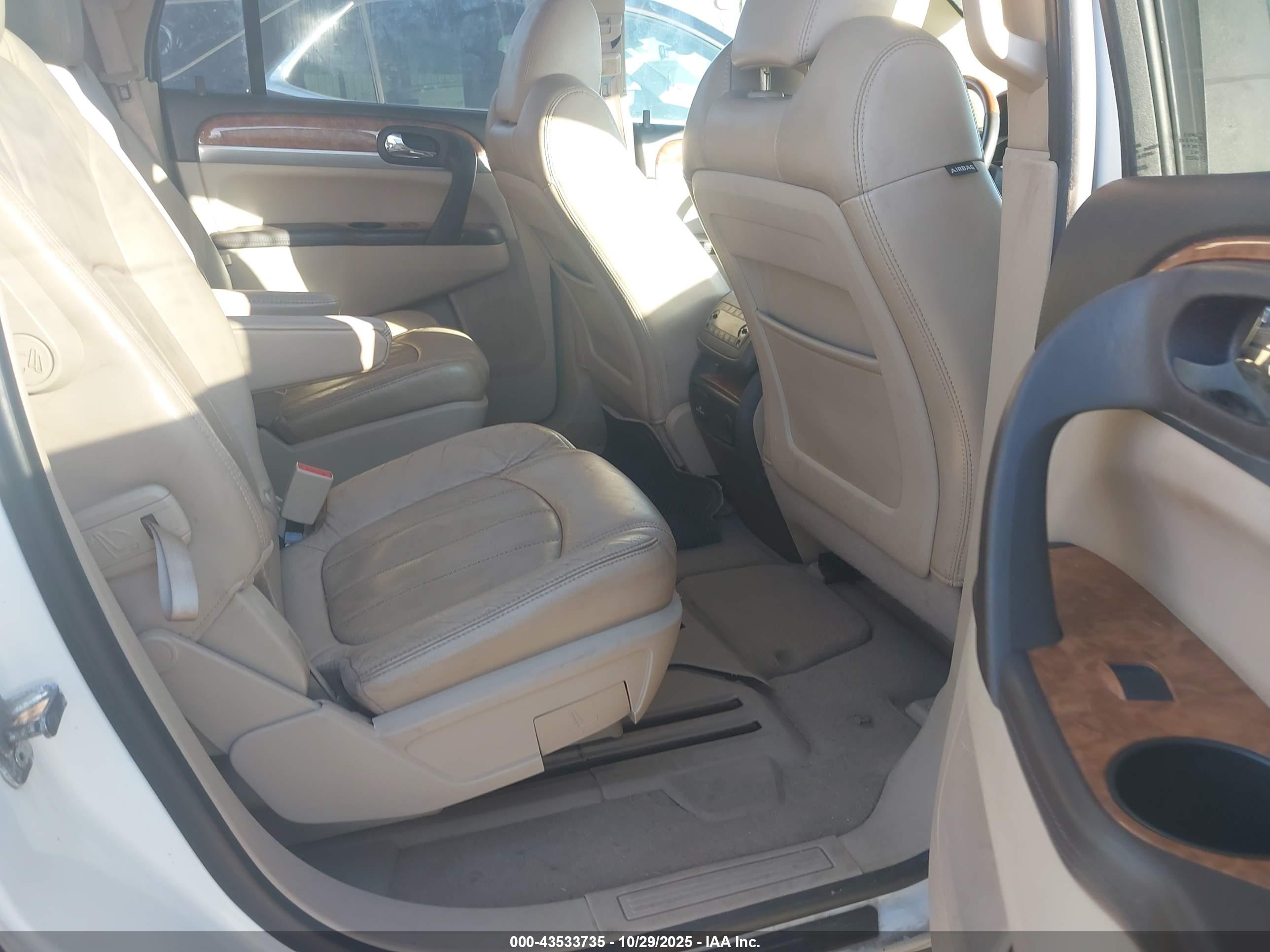 BUICK ENCLAVE image 8