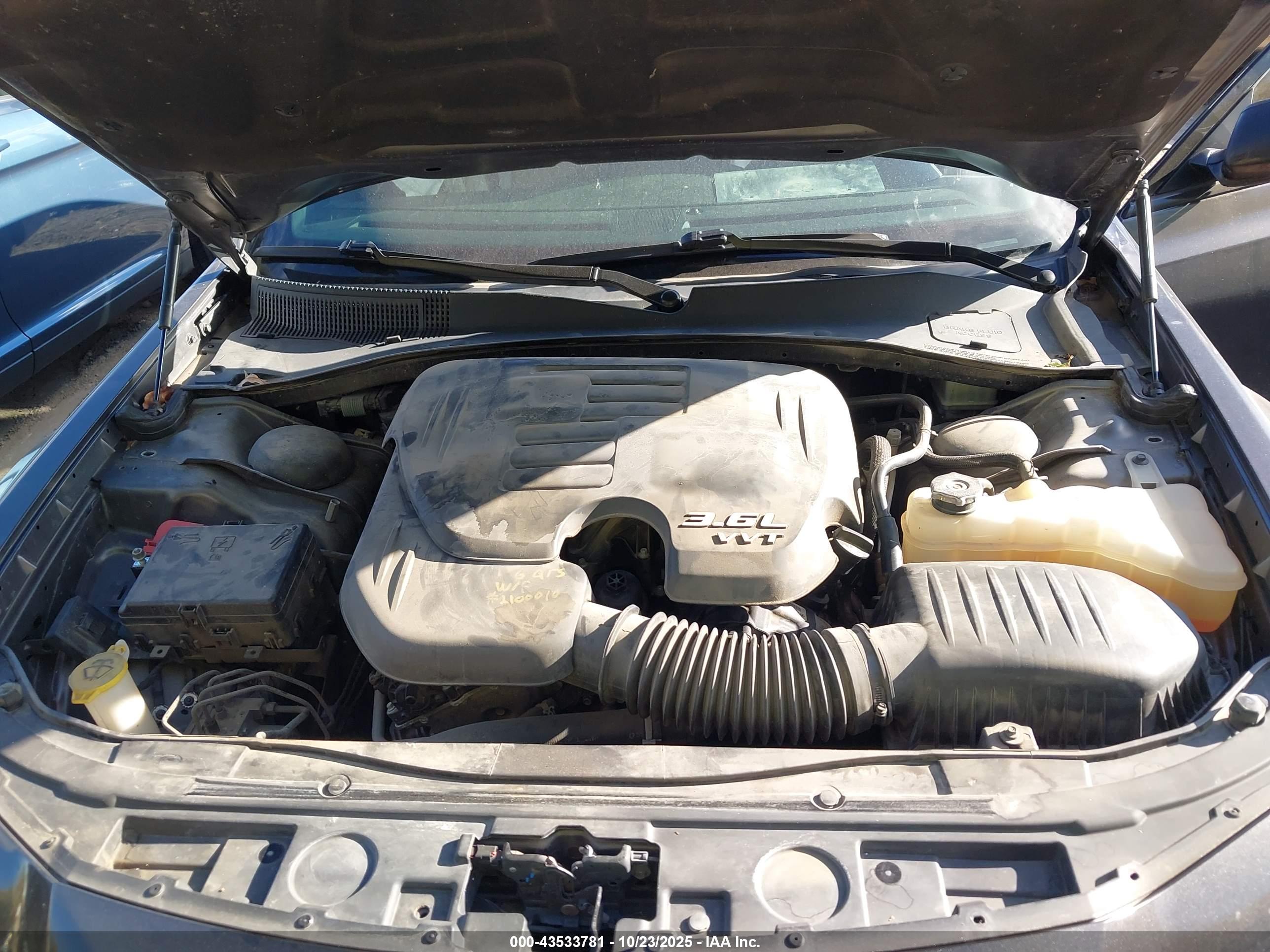 CHRYSLER 300 image 10