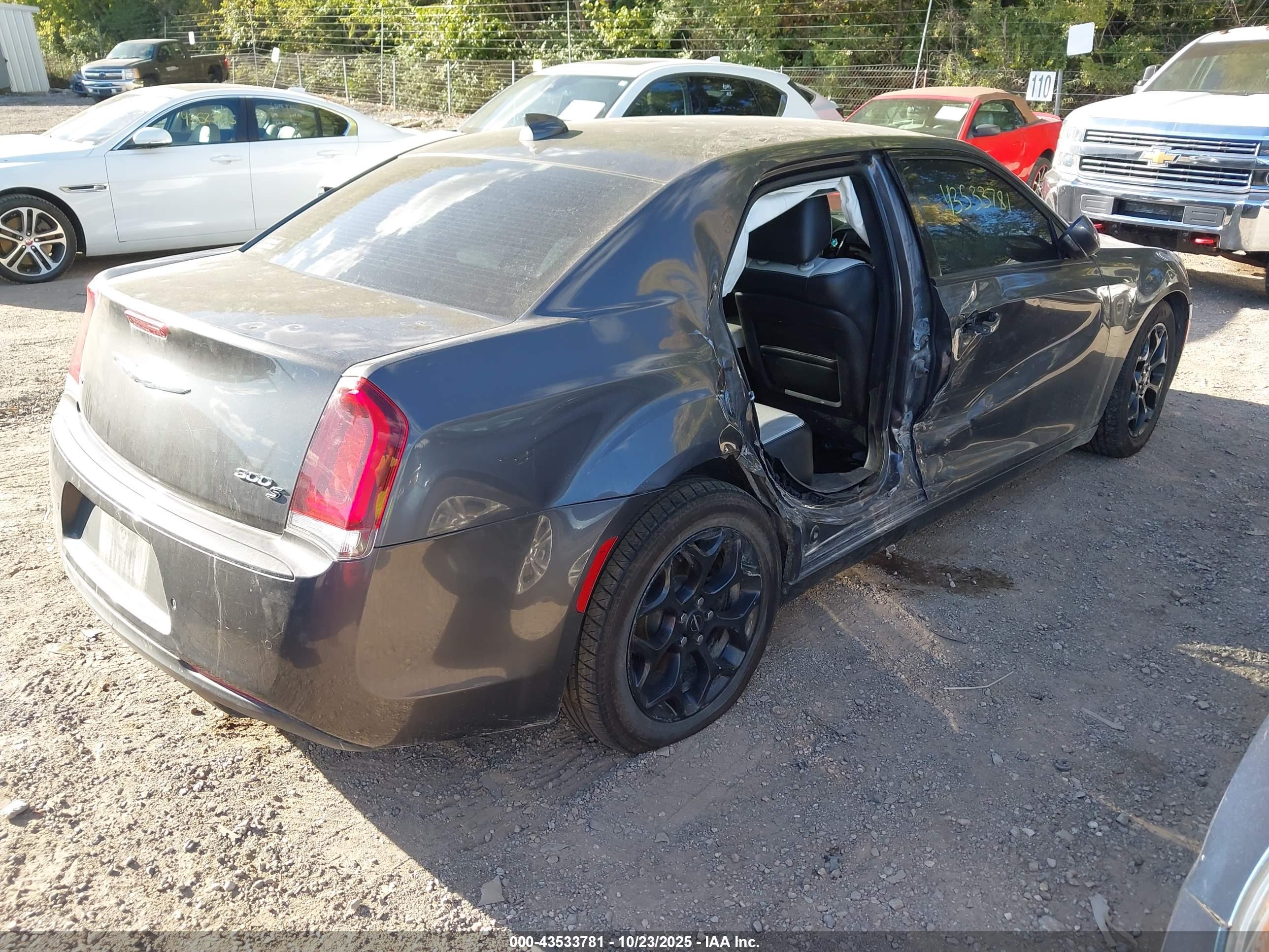 CHRYSLER 300 image 4