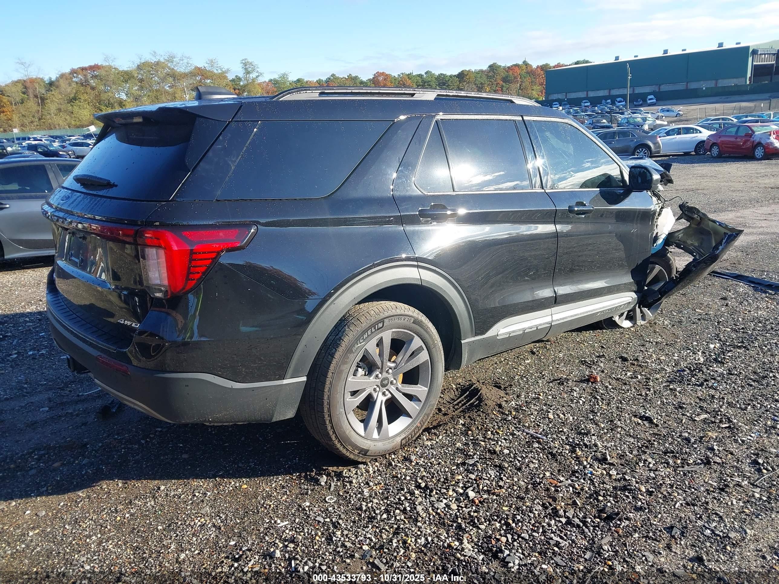 FORD EXPLORER image 4