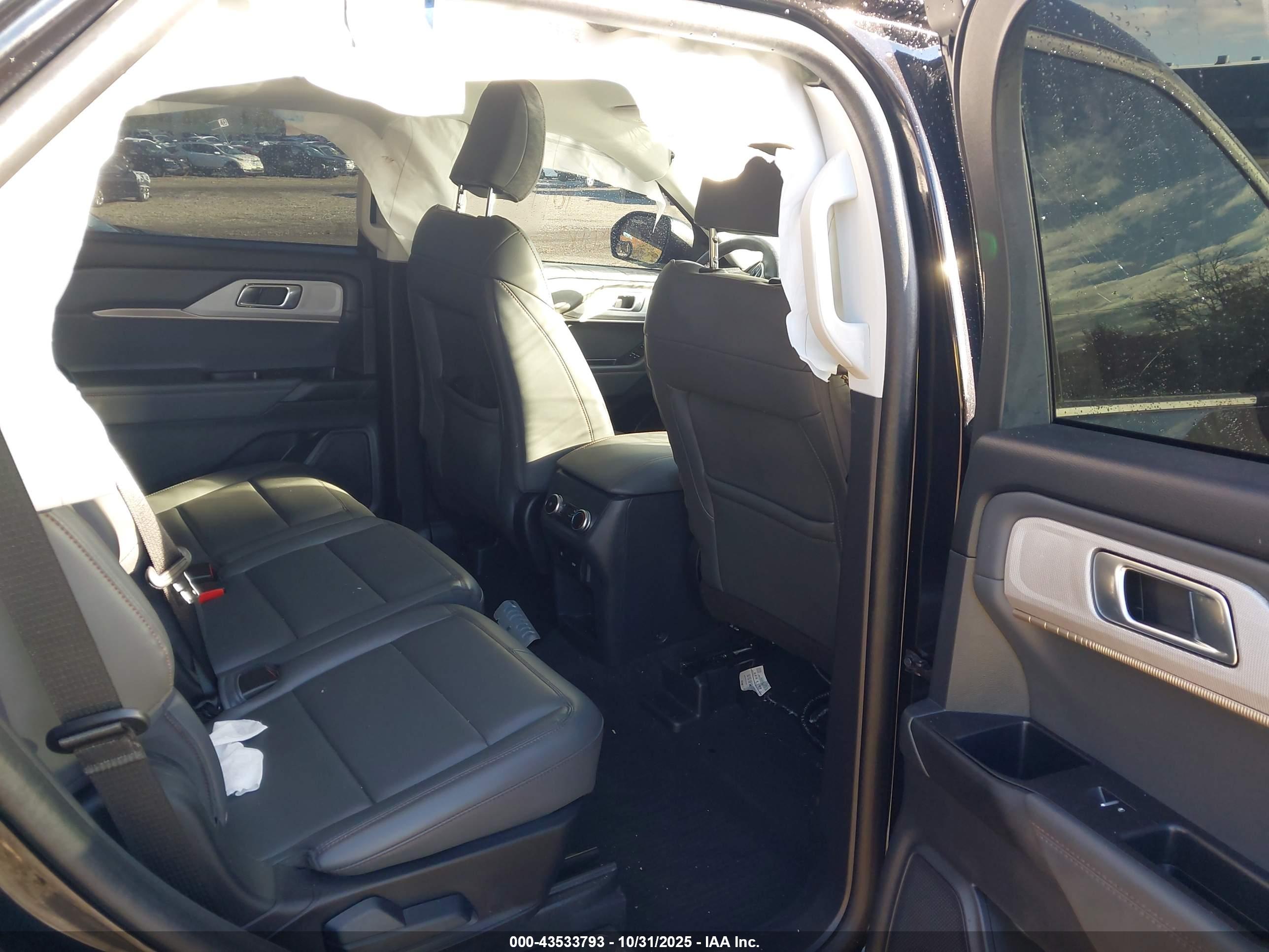 FORD EXPLORER image 8