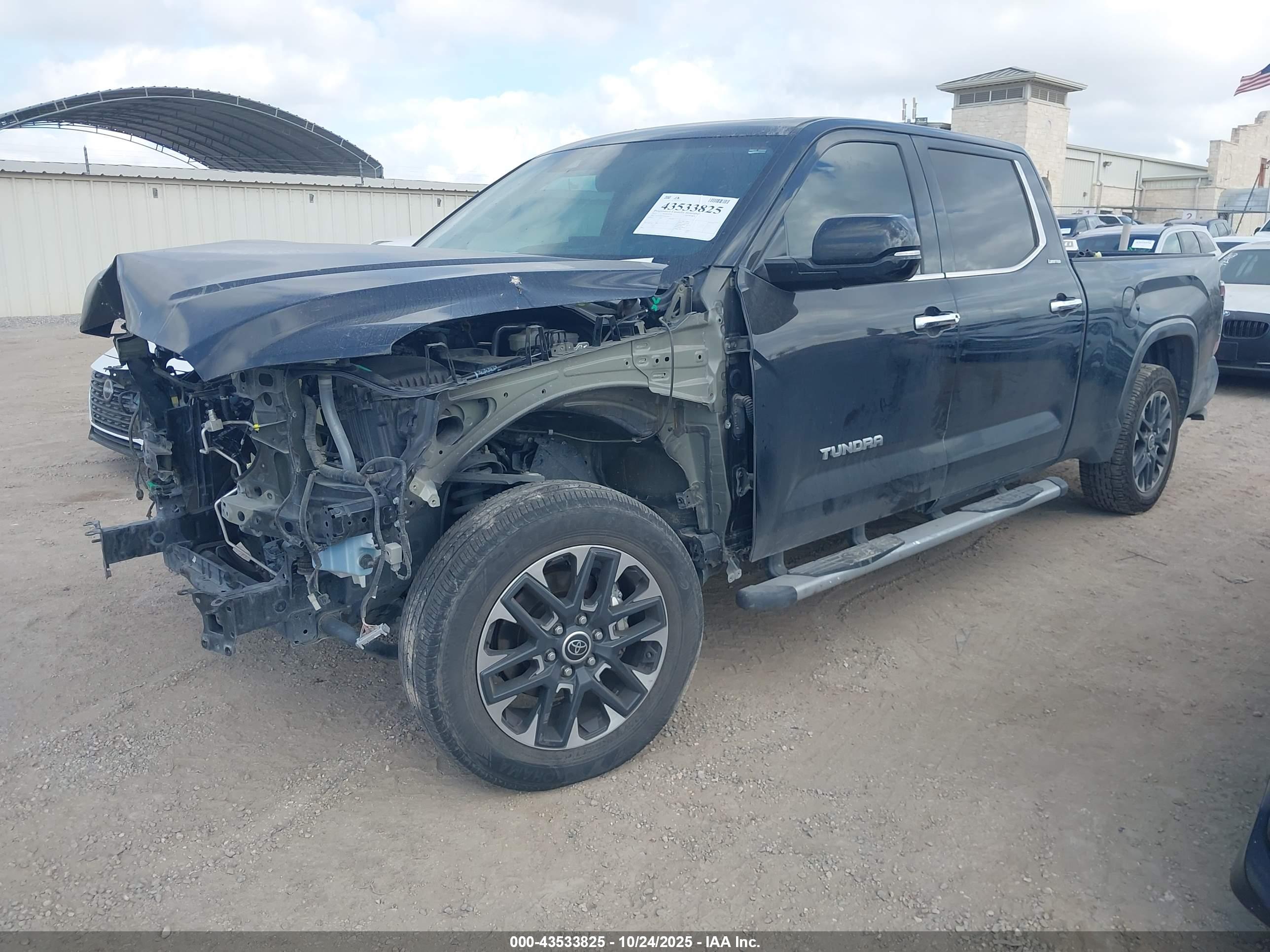 TOYOTA TUNDRA image 2