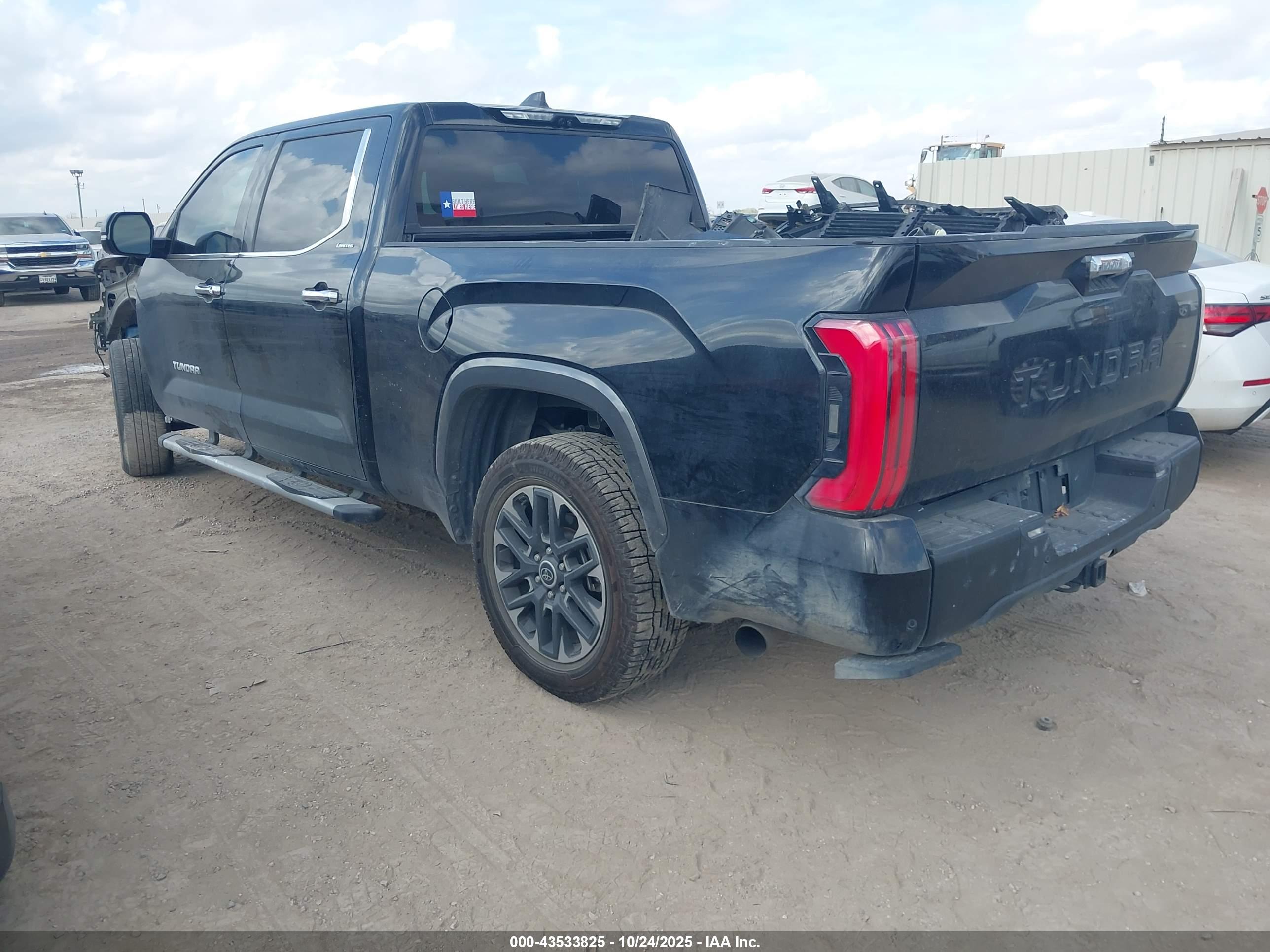 TOYOTA TUNDRA image 3