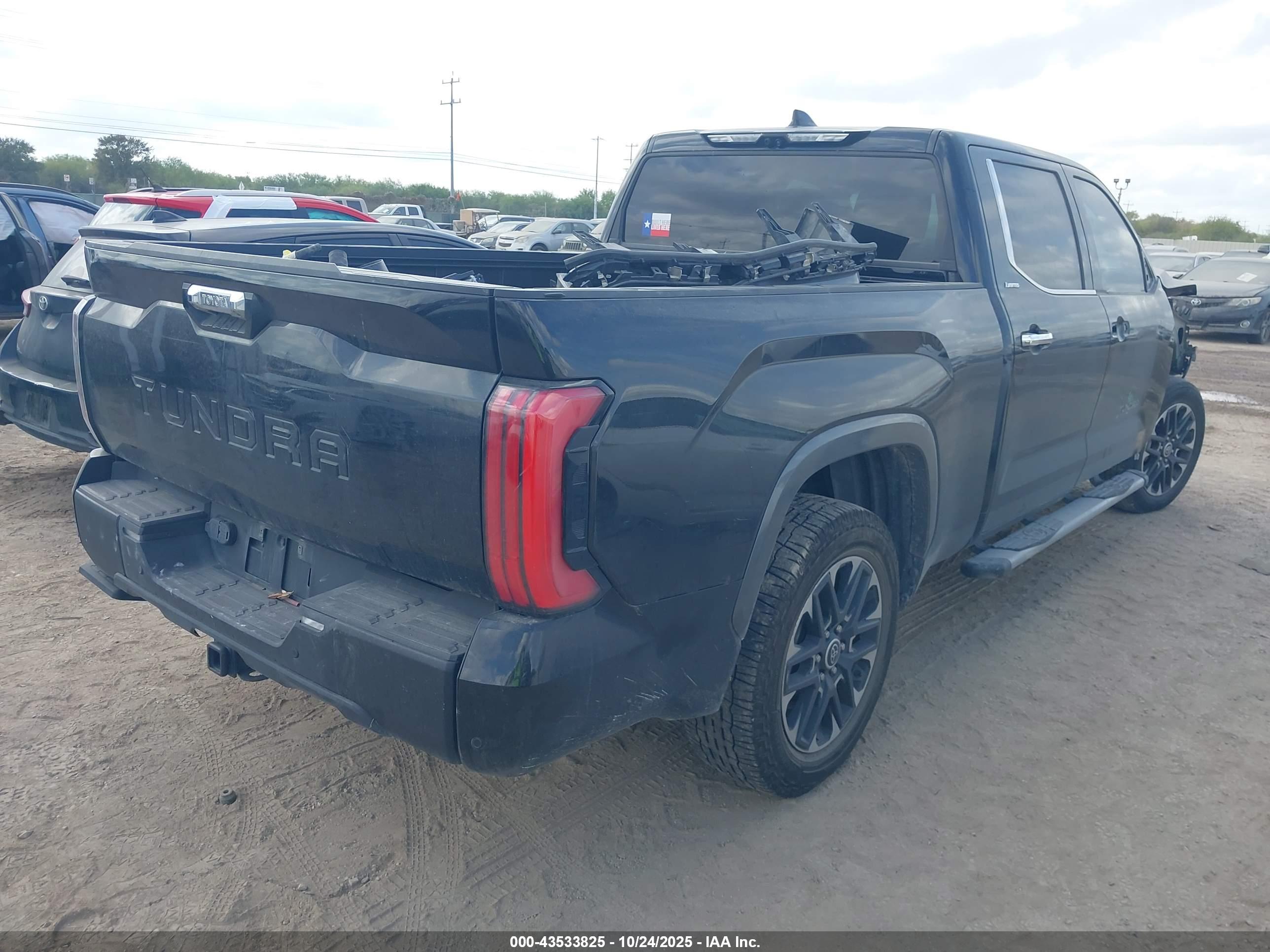 TOYOTA TUNDRA image 4