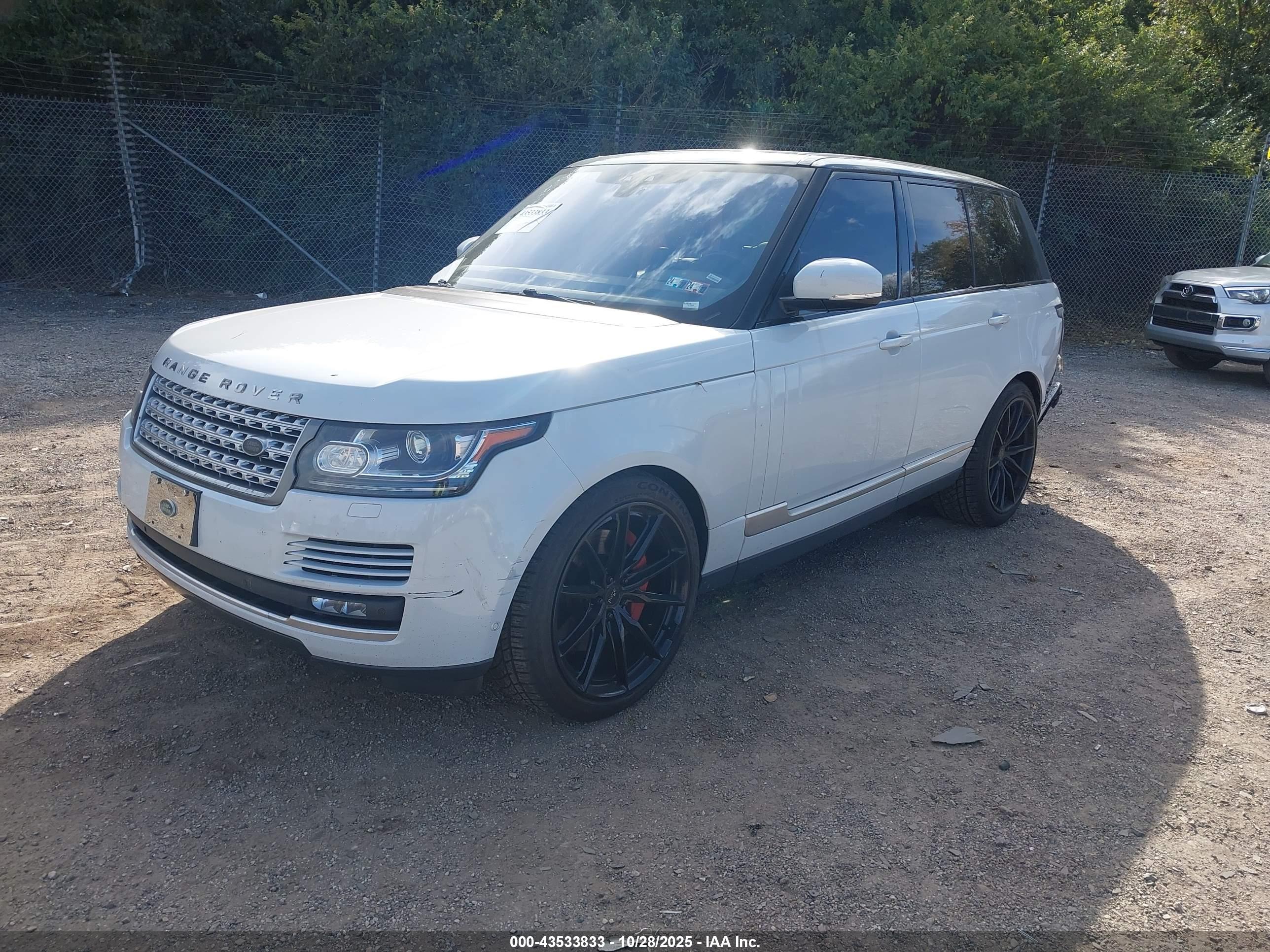 LAND ROVER image 2