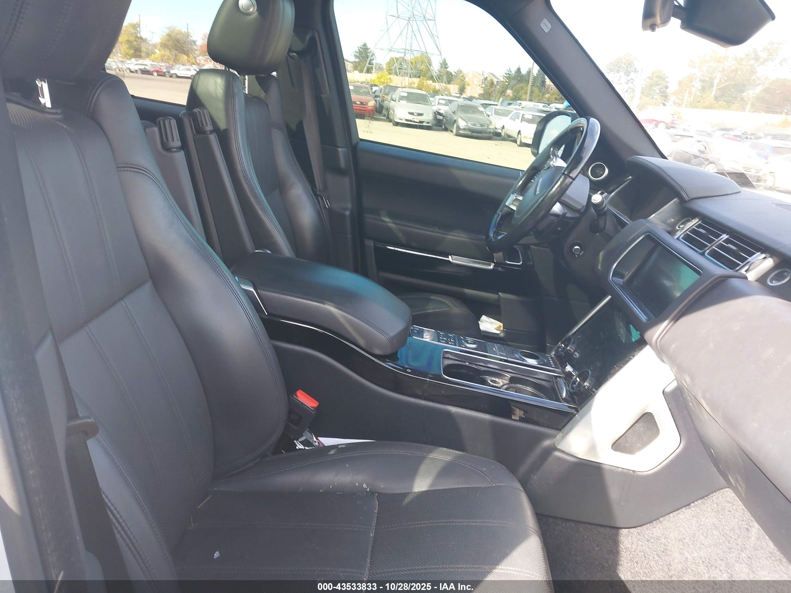 LAND ROVER image 5
