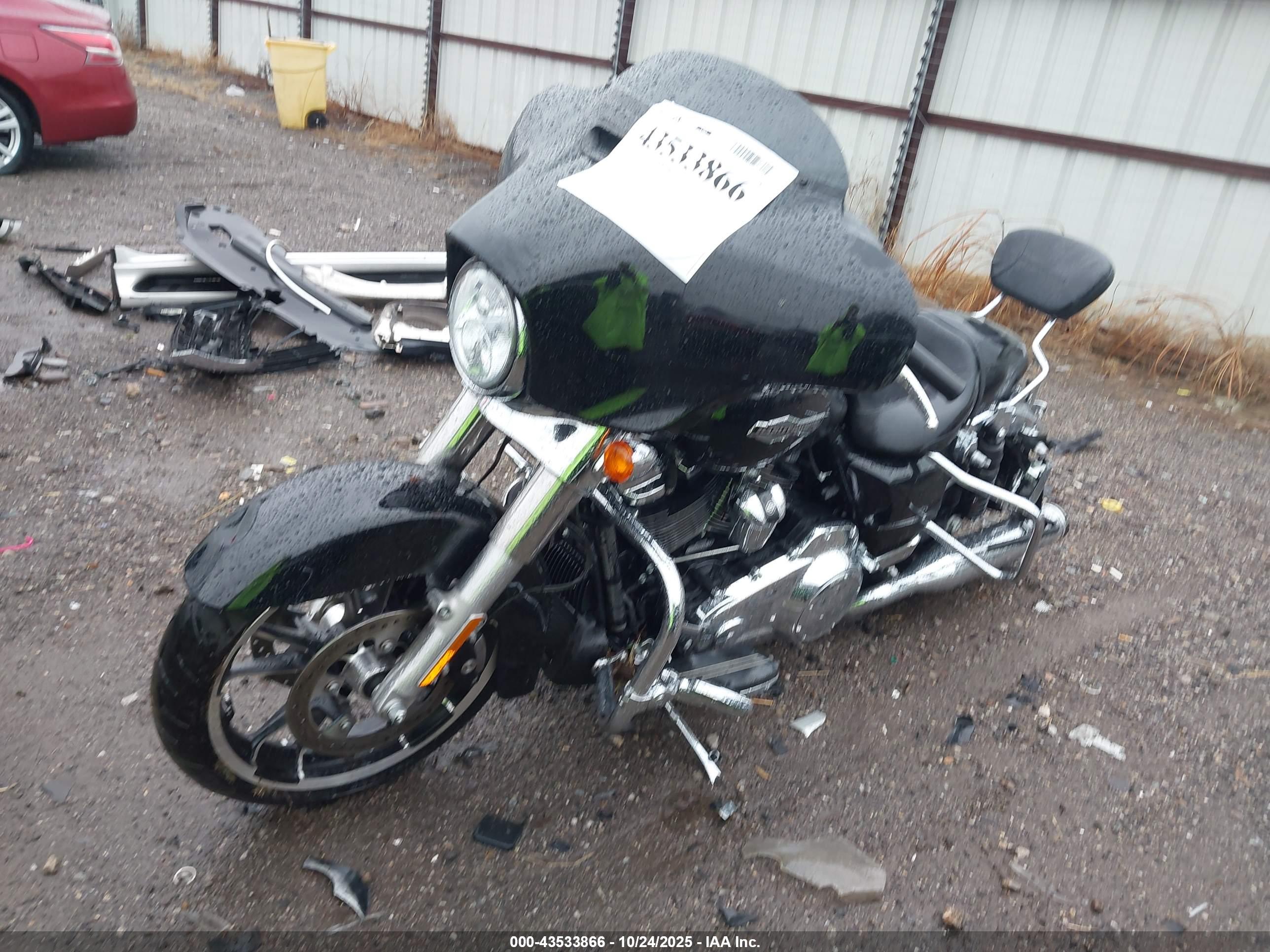 HARLEY-DAVIDSON FLHX image 2
