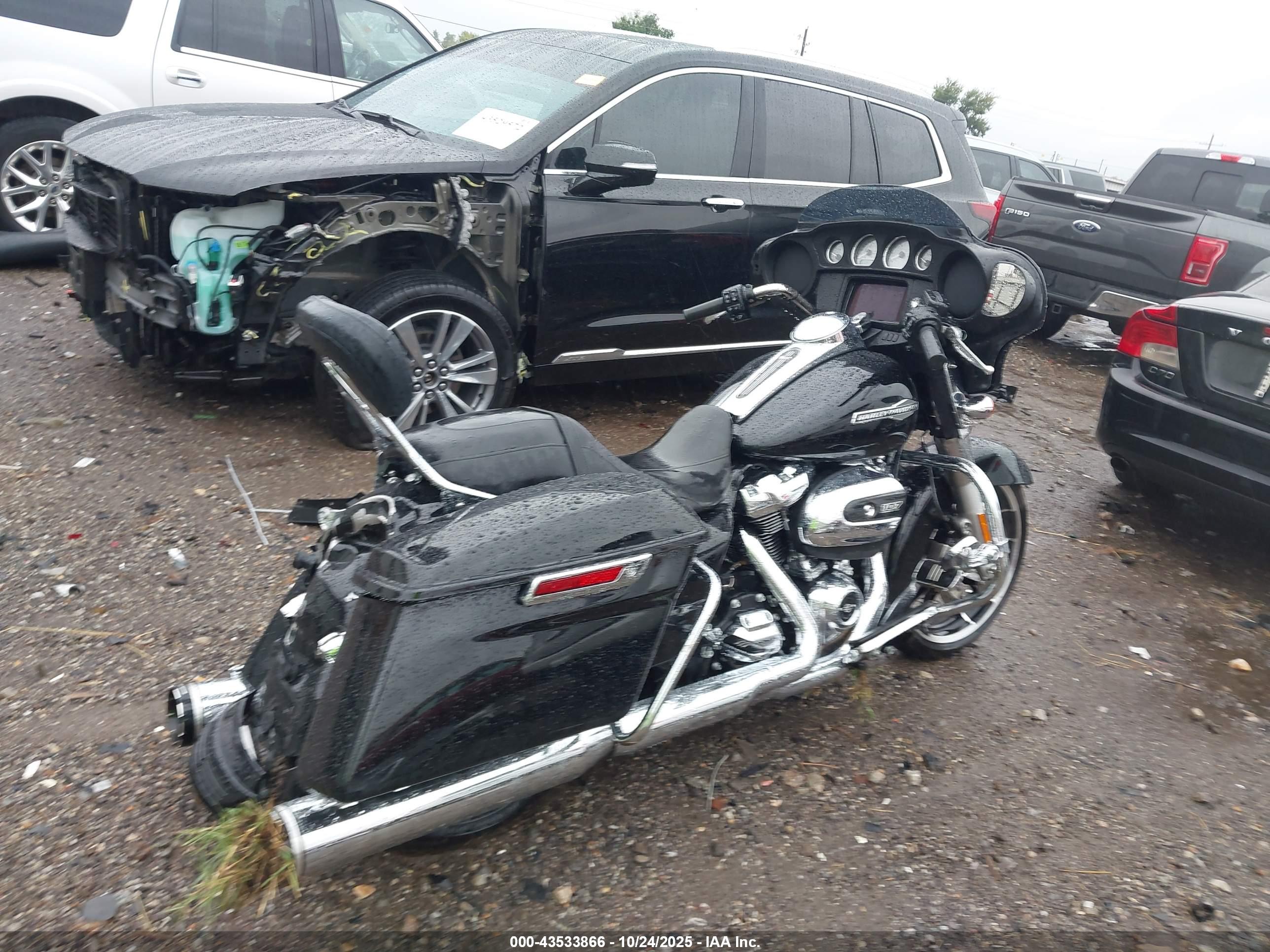 HARLEY-DAVIDSON FLHX image 4
