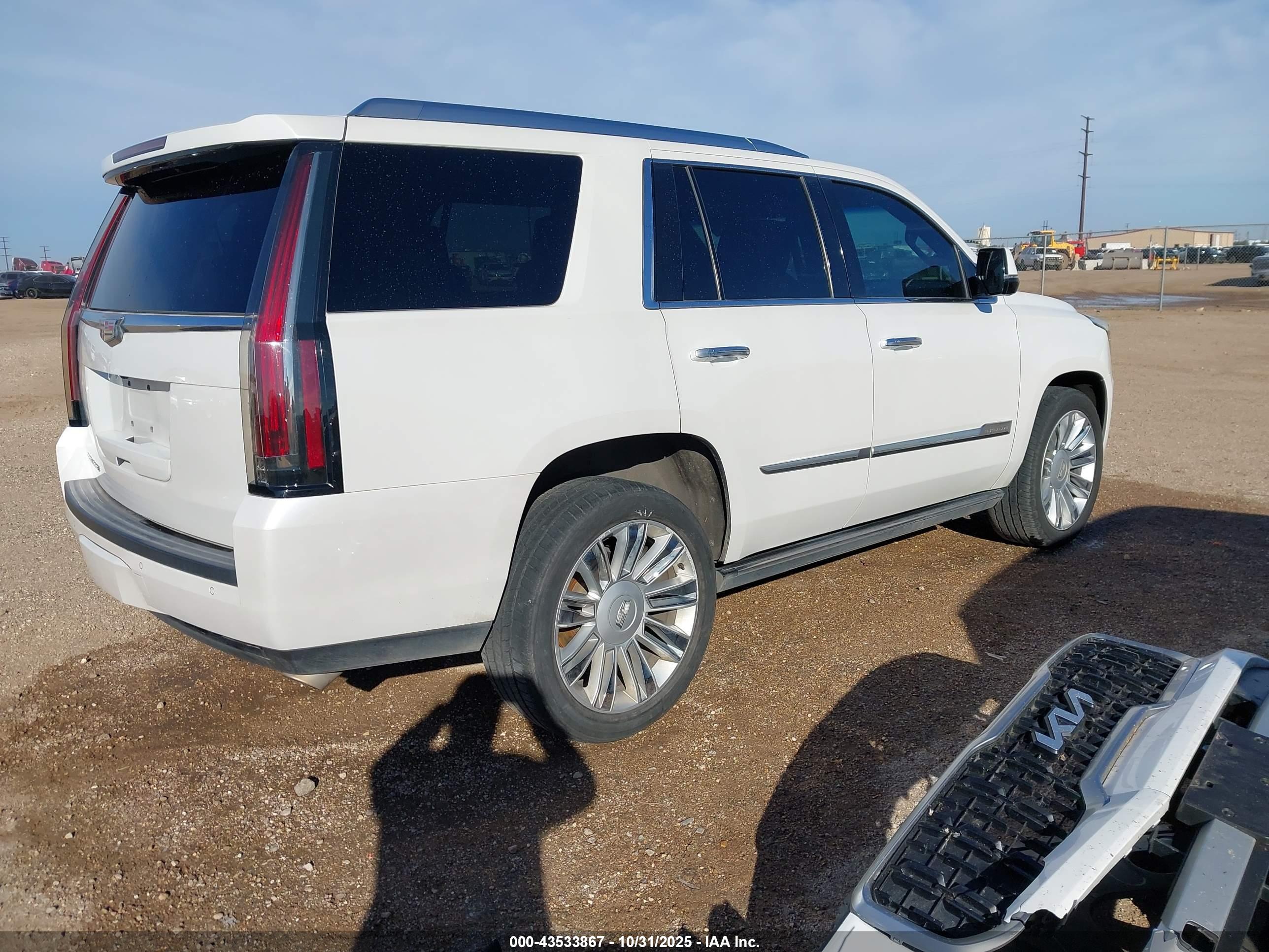 CADILLAC ESCALADE image 4