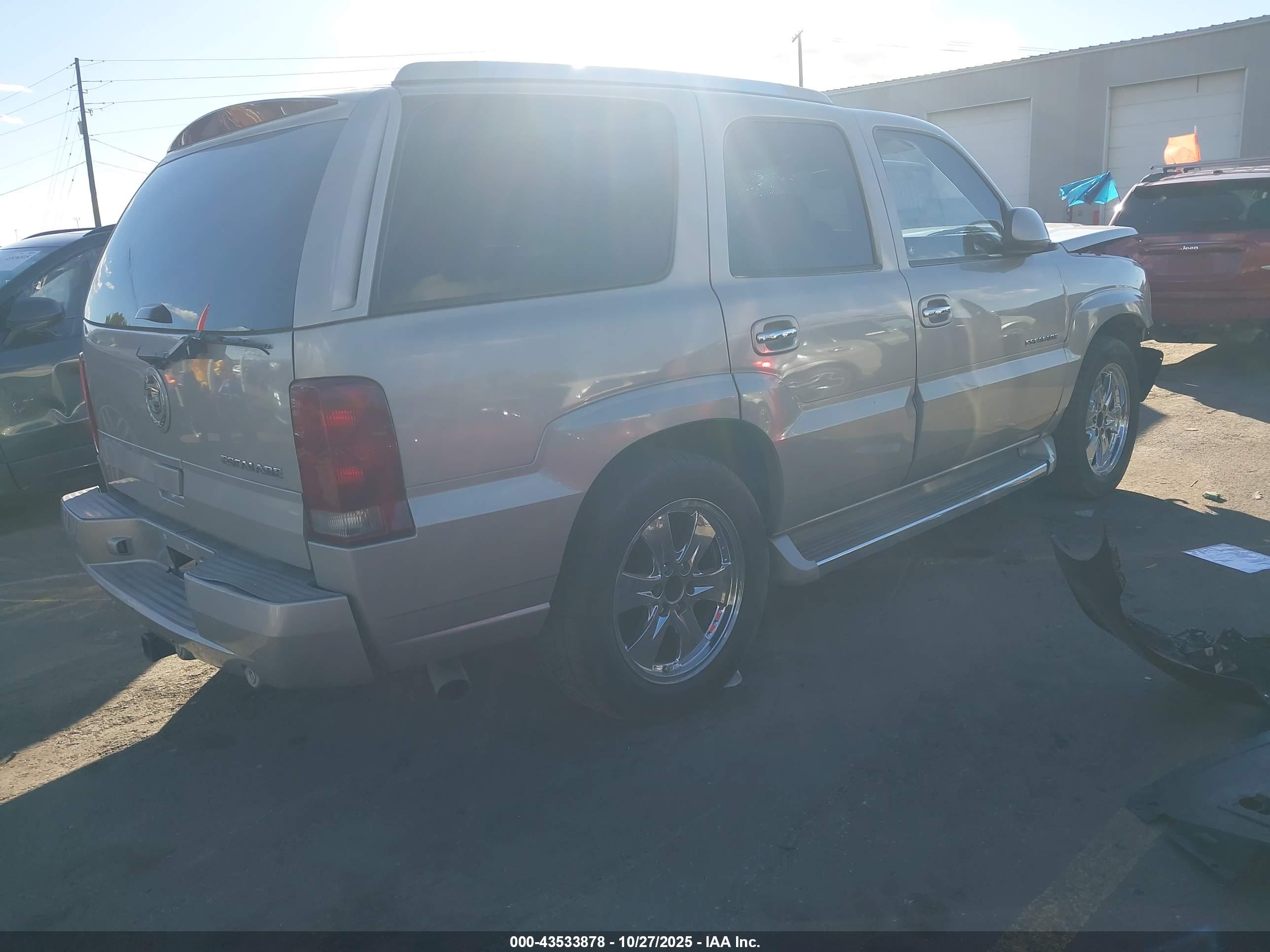 CADILLAC ESCALADE image 4