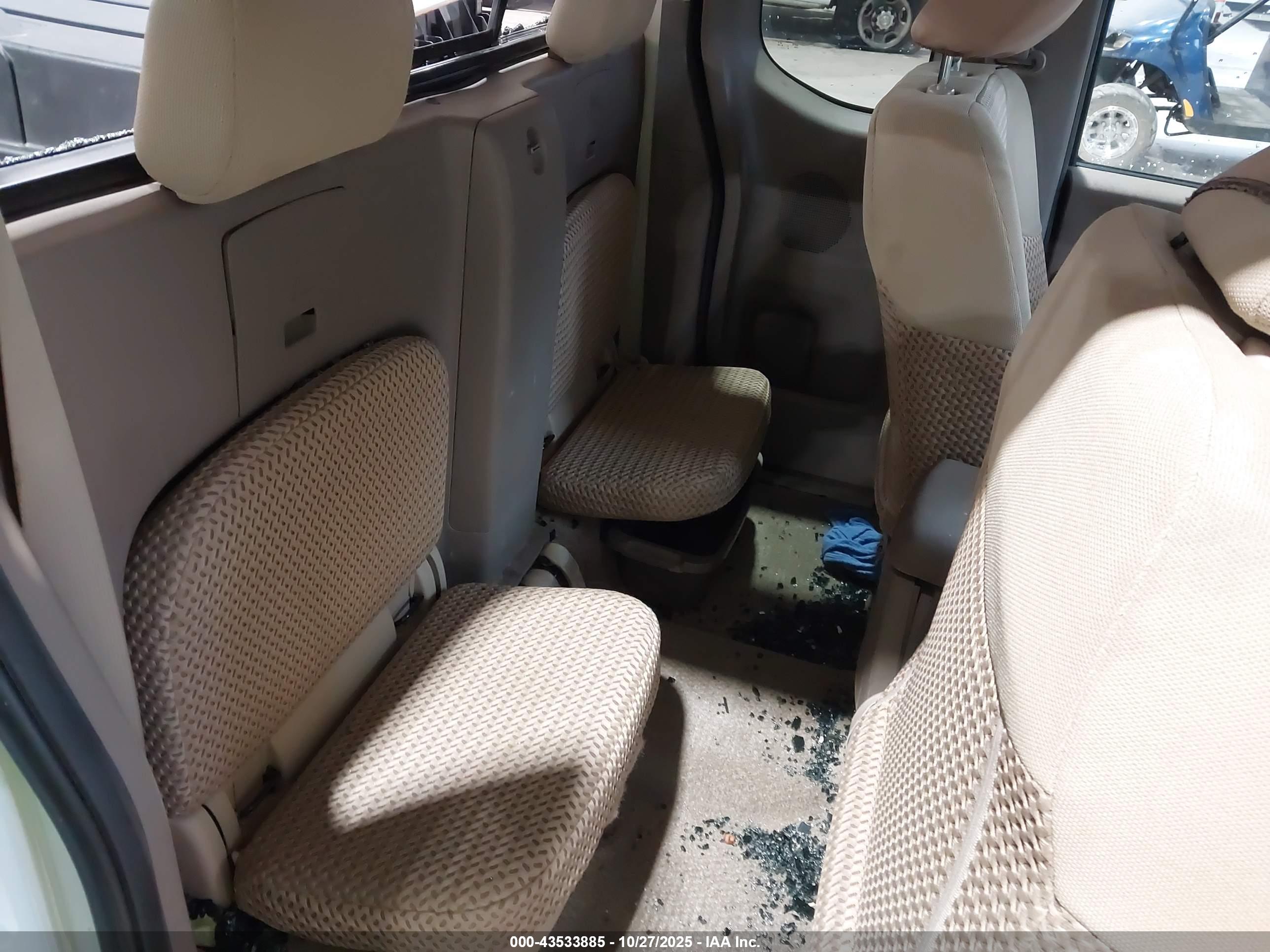 NISSAN FRONTIER image 8