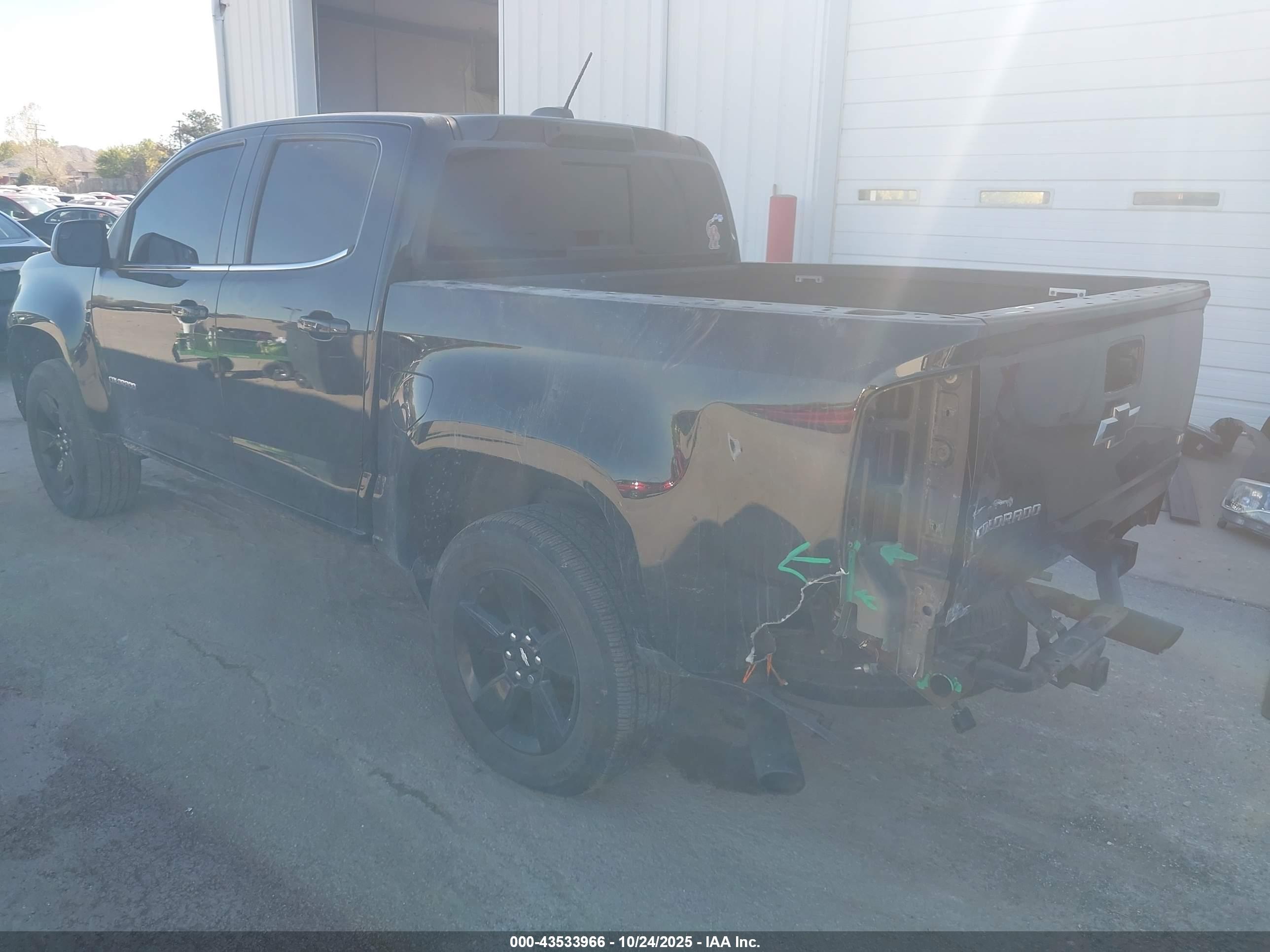 CHEVROLET COLORADO image 3