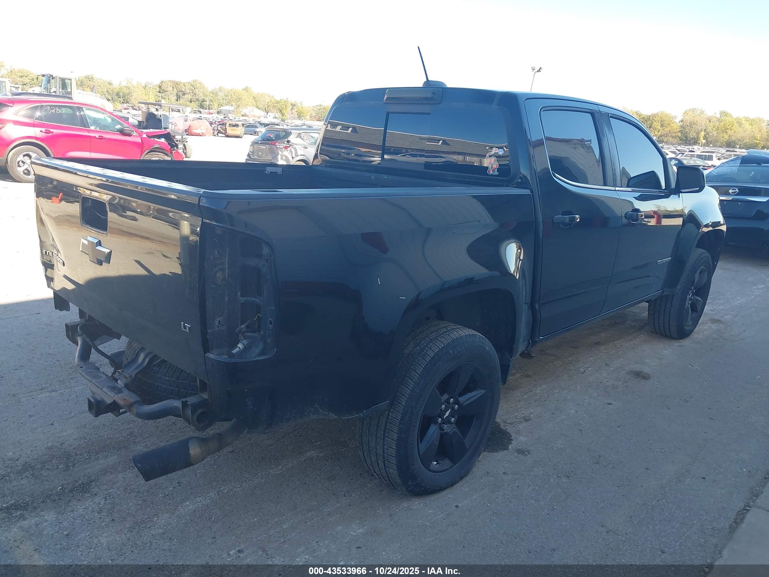 CHEVROLET COLORADO image 4