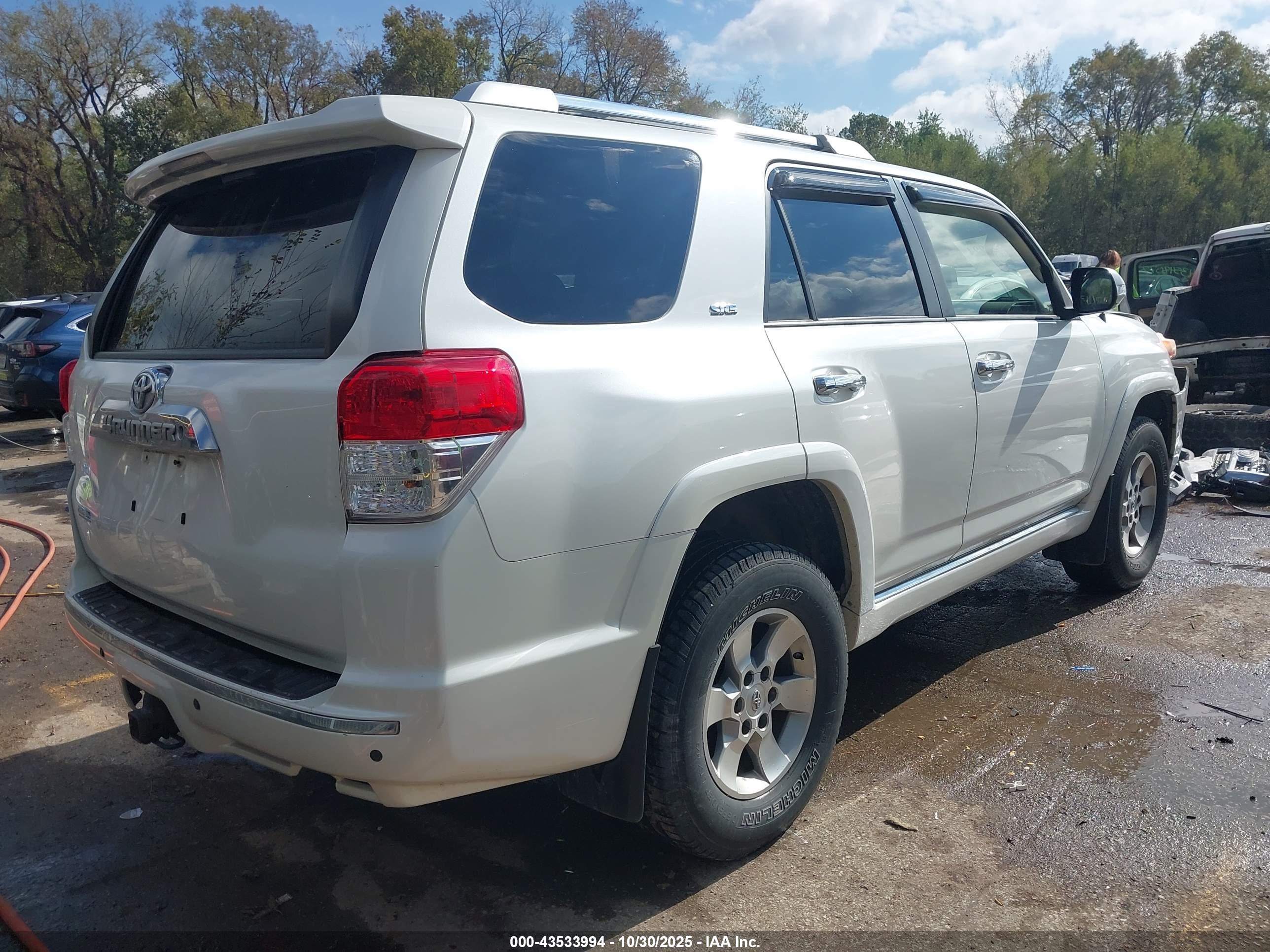 TOYOTA 4RUNNER image 4