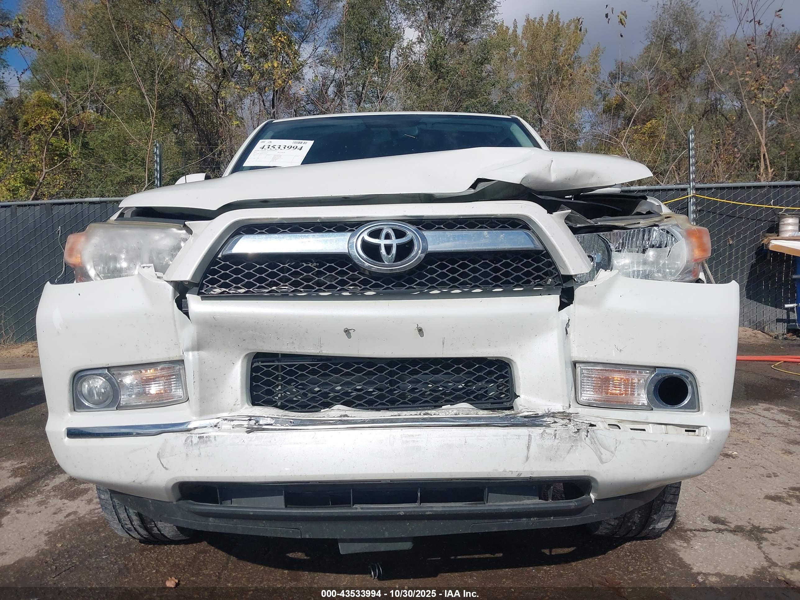 TOYOTA 4RUNNER image 6