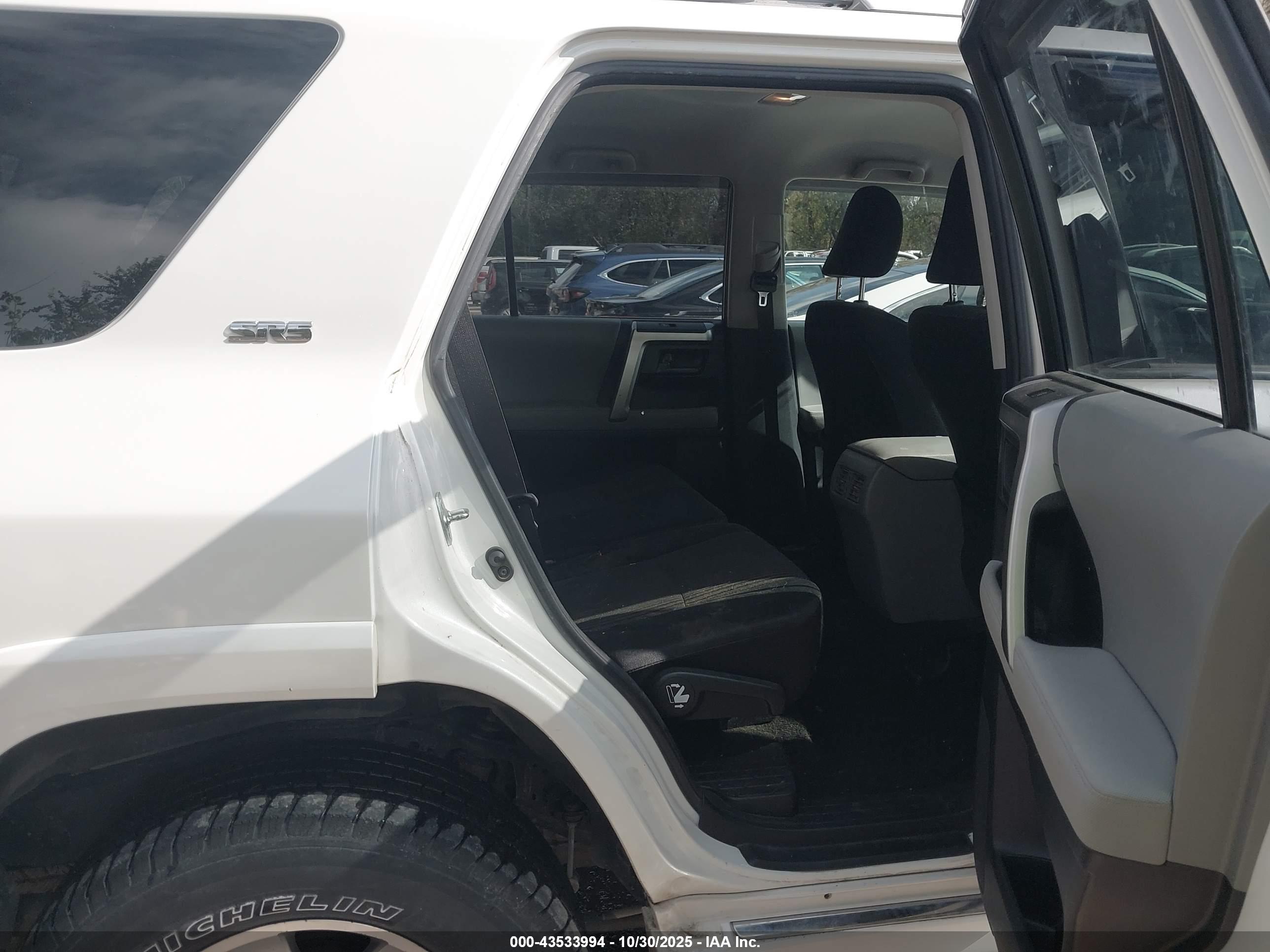TOYOTA 4RUNNER image 8
