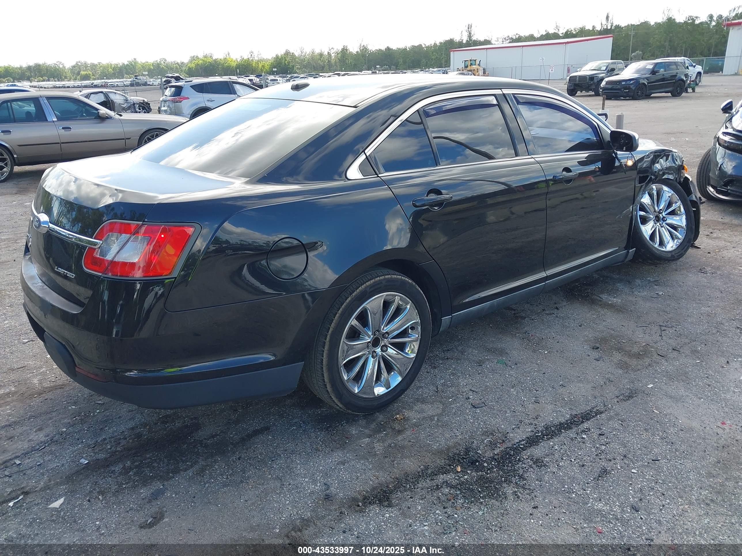 FORD TAURUS image 4