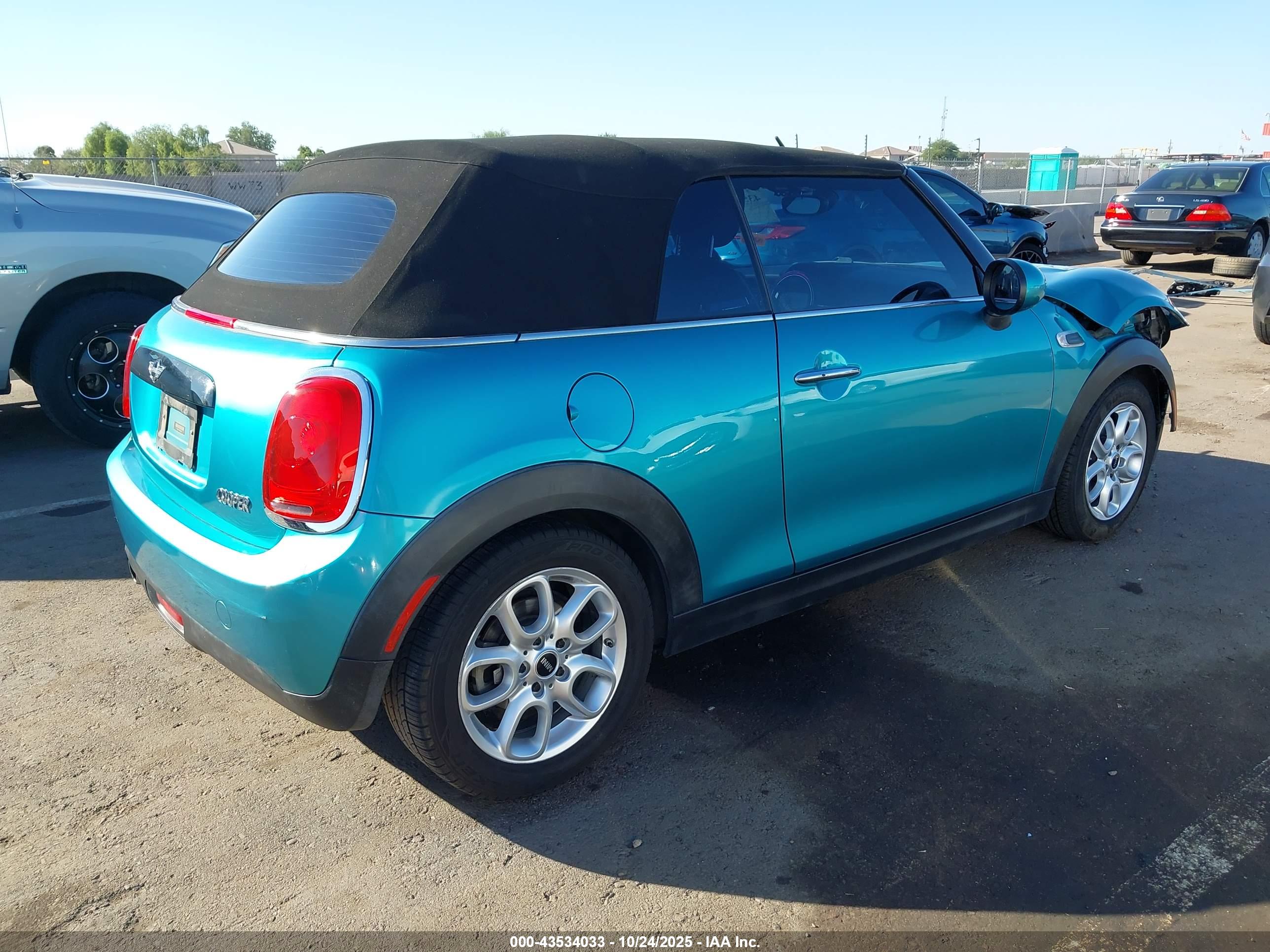 MINI CONVERTIBLE image 4